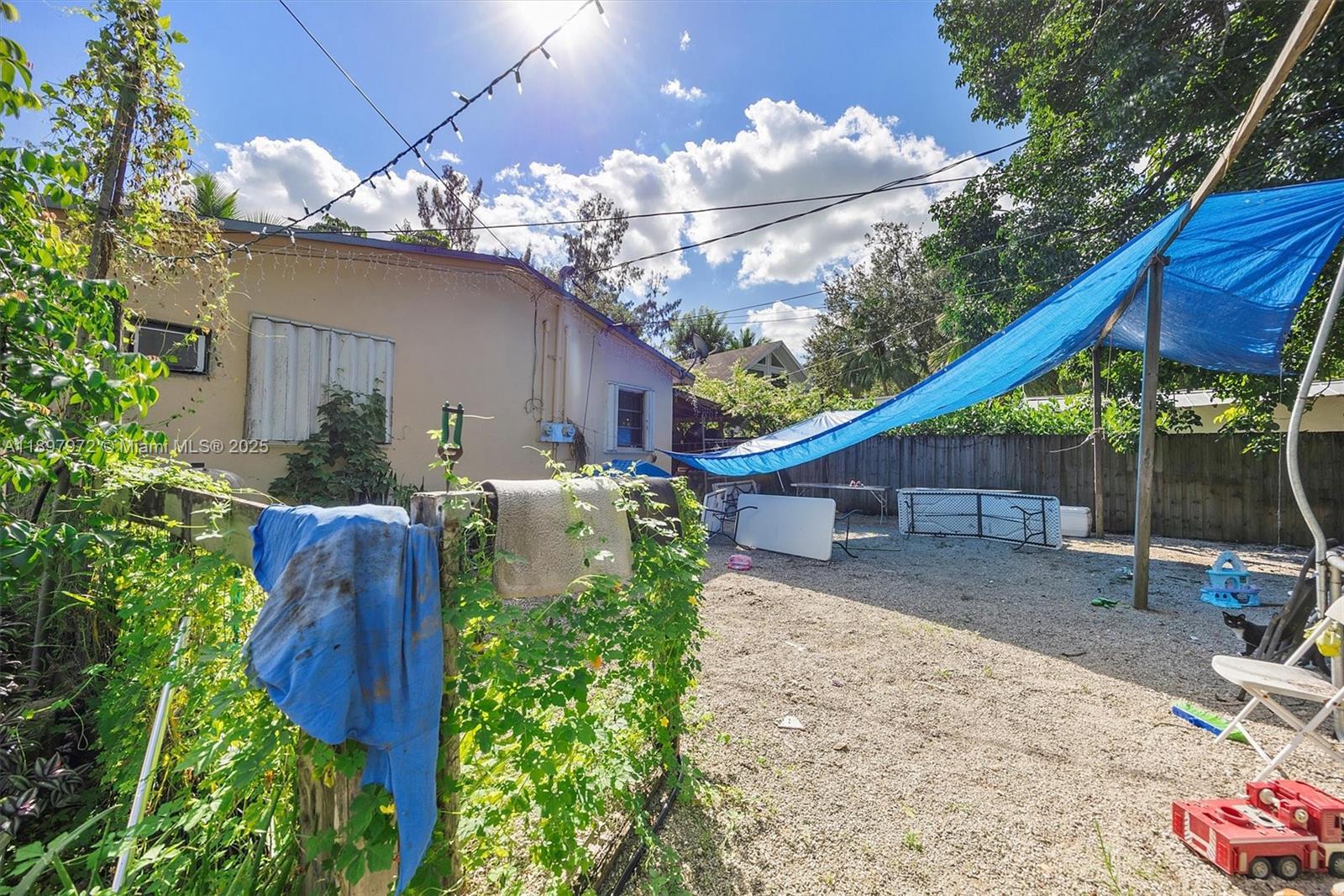 See details / 1352 sq. ft. $ 2025-10-17 0 Photo