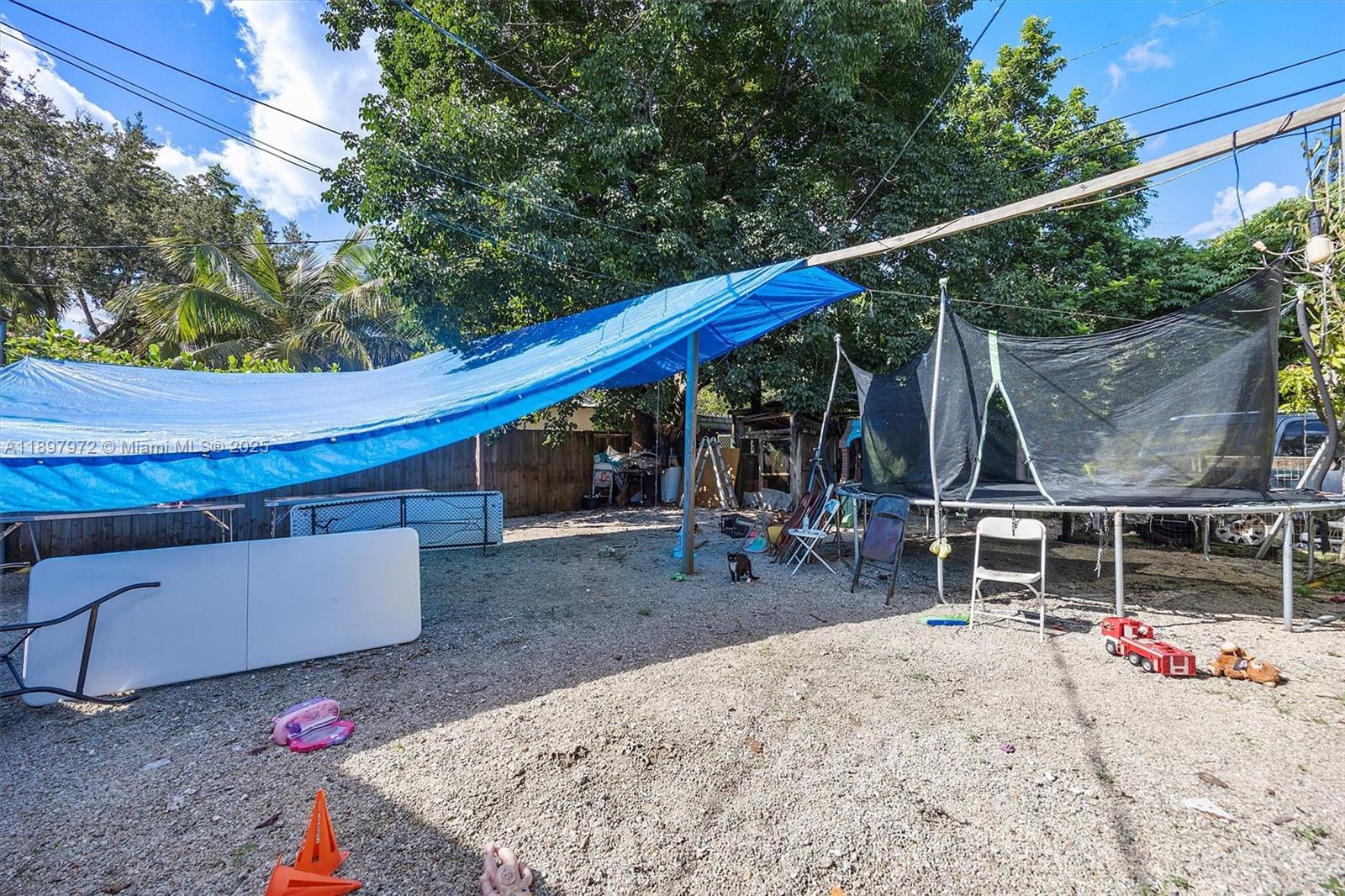 See details / 1352 sq. ft. $ 2025-10-17 0 Photo