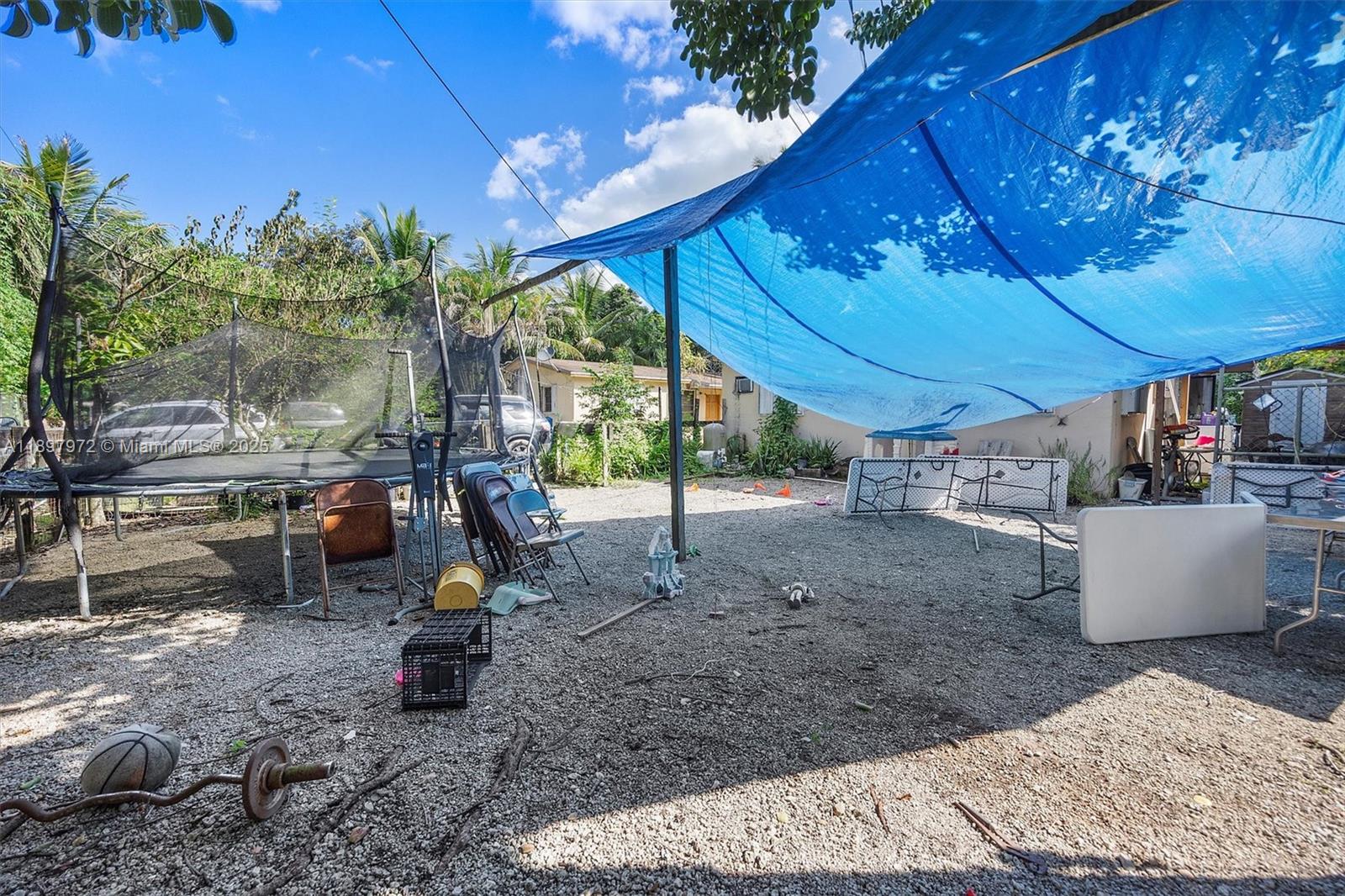 See details / 1352 sq. ft. $ 2025-10-17 0 Photo
