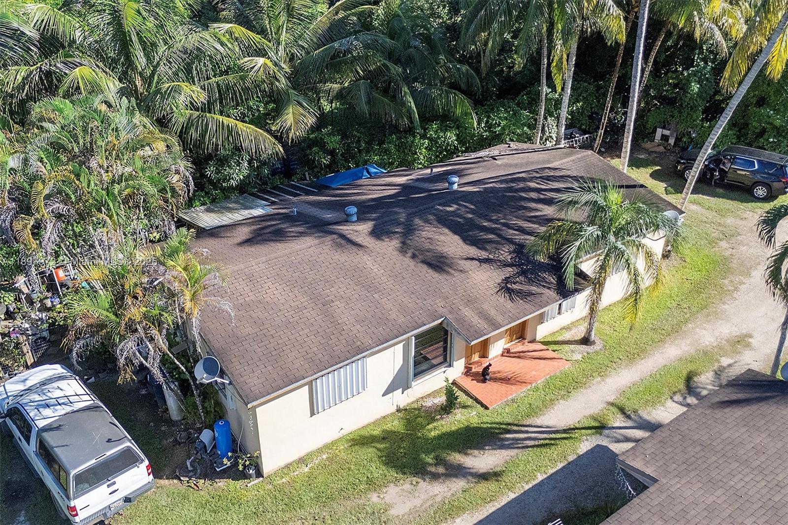 See details / 1352 sq. ft. $ 2025-10-17 0 Photo