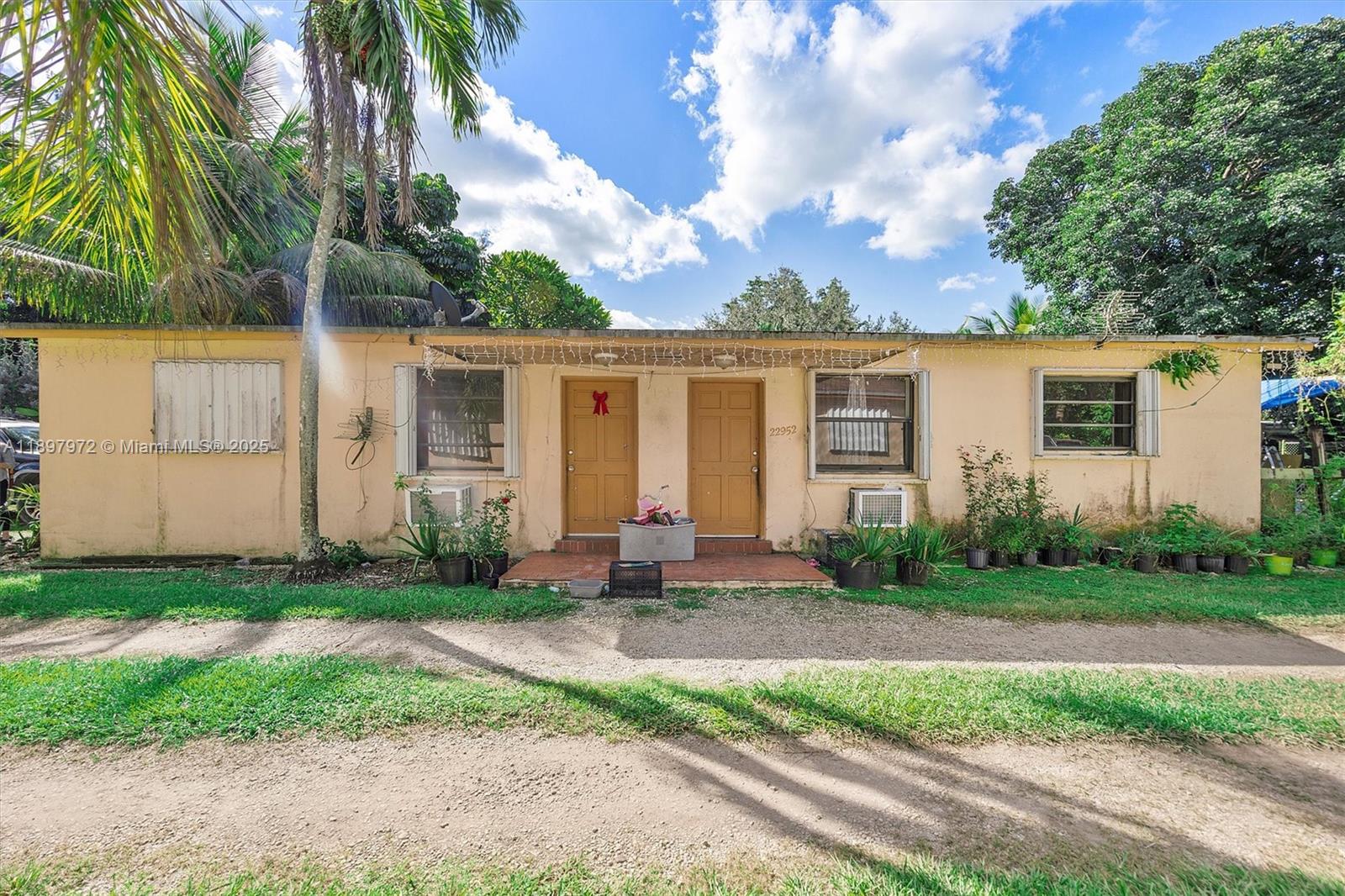 See details / 1352 sq. ft. $ 2025-10-17 0 Photo