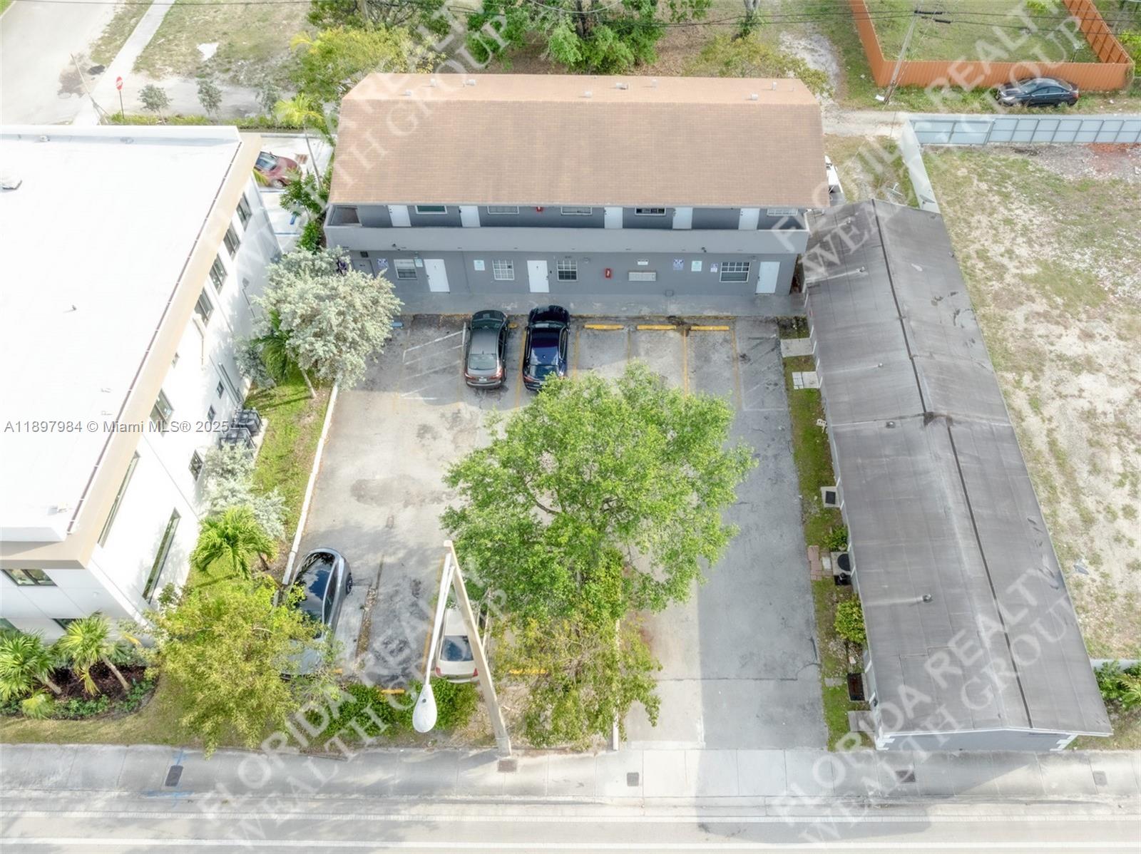 See details / 1600 sq. ft. $ 2025-10-17 0 Photo