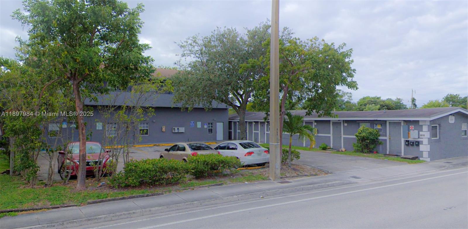 See details / 1600 sq. ft. $ 2025-10-17 0 Photo