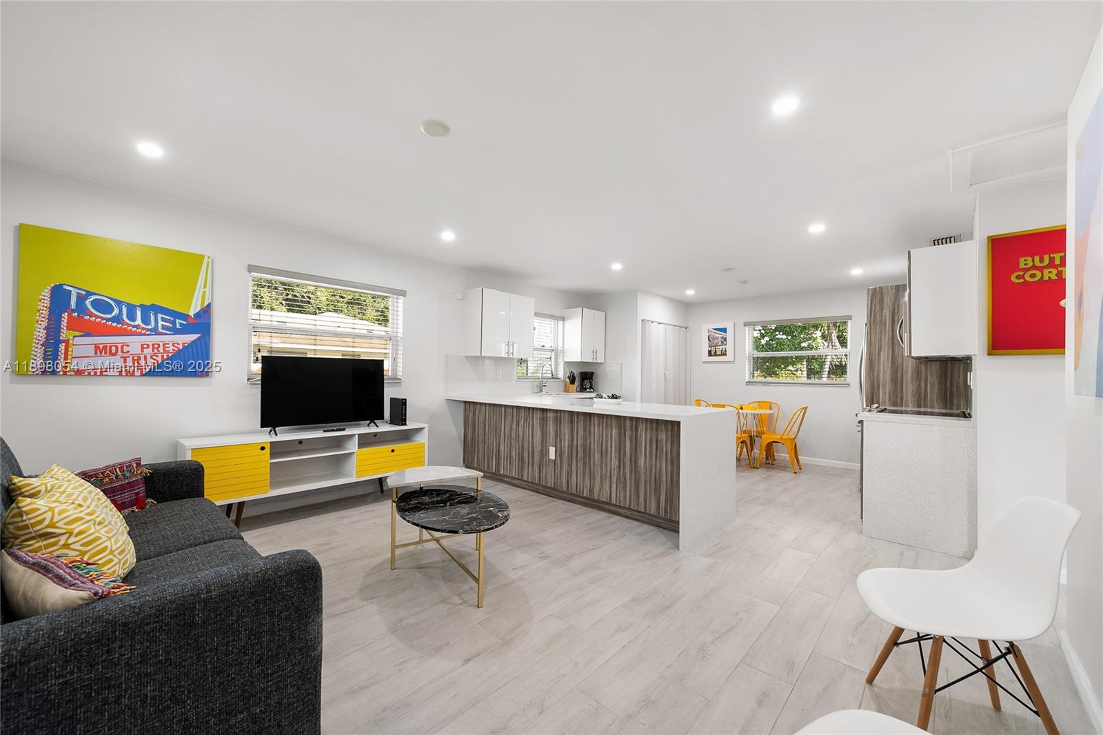 See details / 1816 sq. ft. $ 2025-10-17 0 Photo