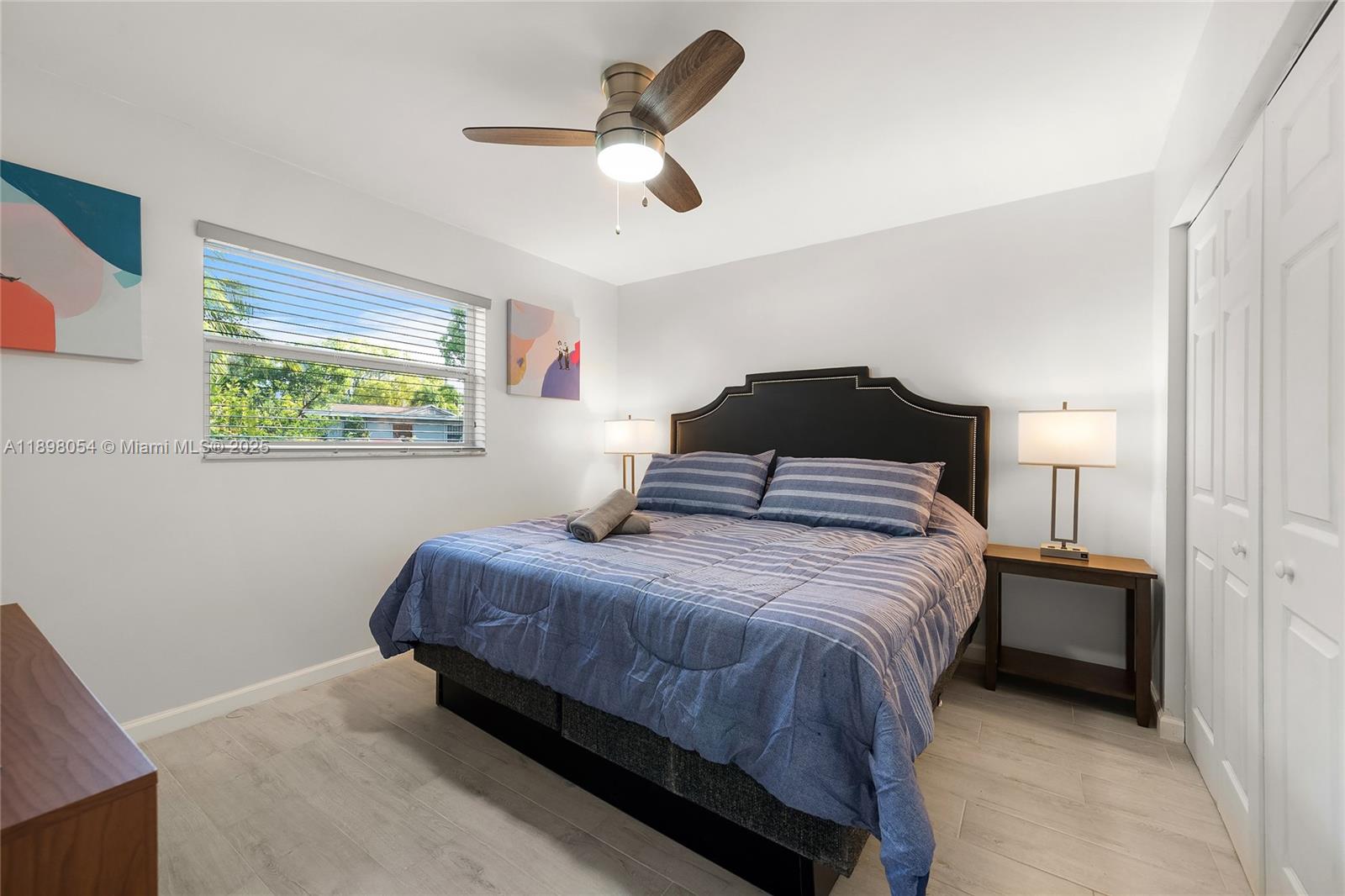 See details / 1816 sq. ft. $ 2025-10-17 0 Photo