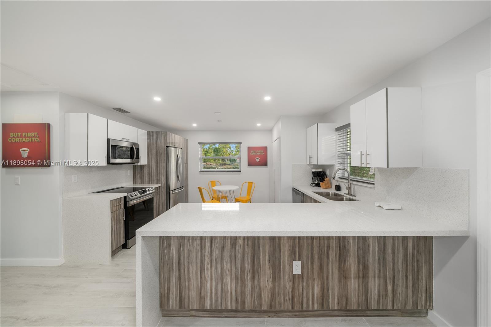 See details / 1816 sq. ft. $ 2025-10-17 0 Photo
