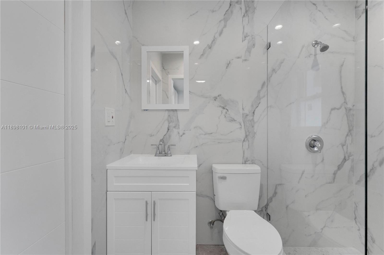 Ver detalles / 2047 sq. ft. $ 2025-10-17 0 foto