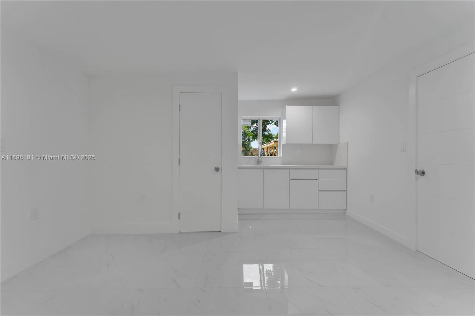 Ver detalles / 2047 sq. ft. $ 2025-10-17 0 foto