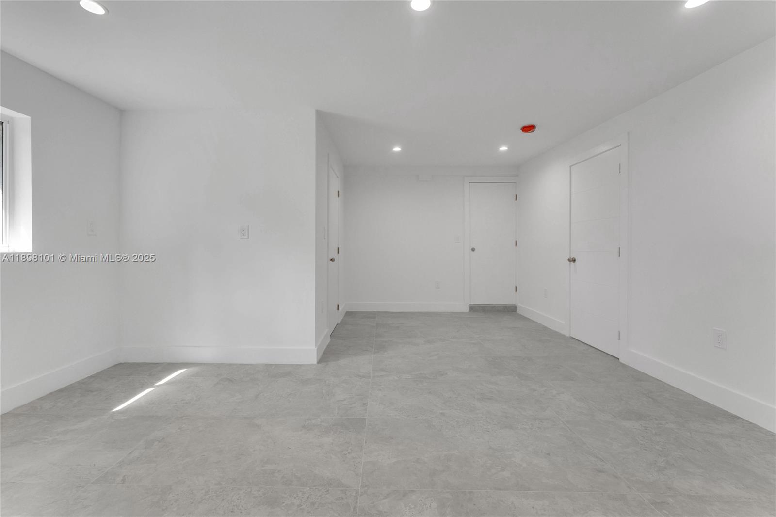 Ver detalles / 2047 sq. ft. $ 2025-10-17 0 foto