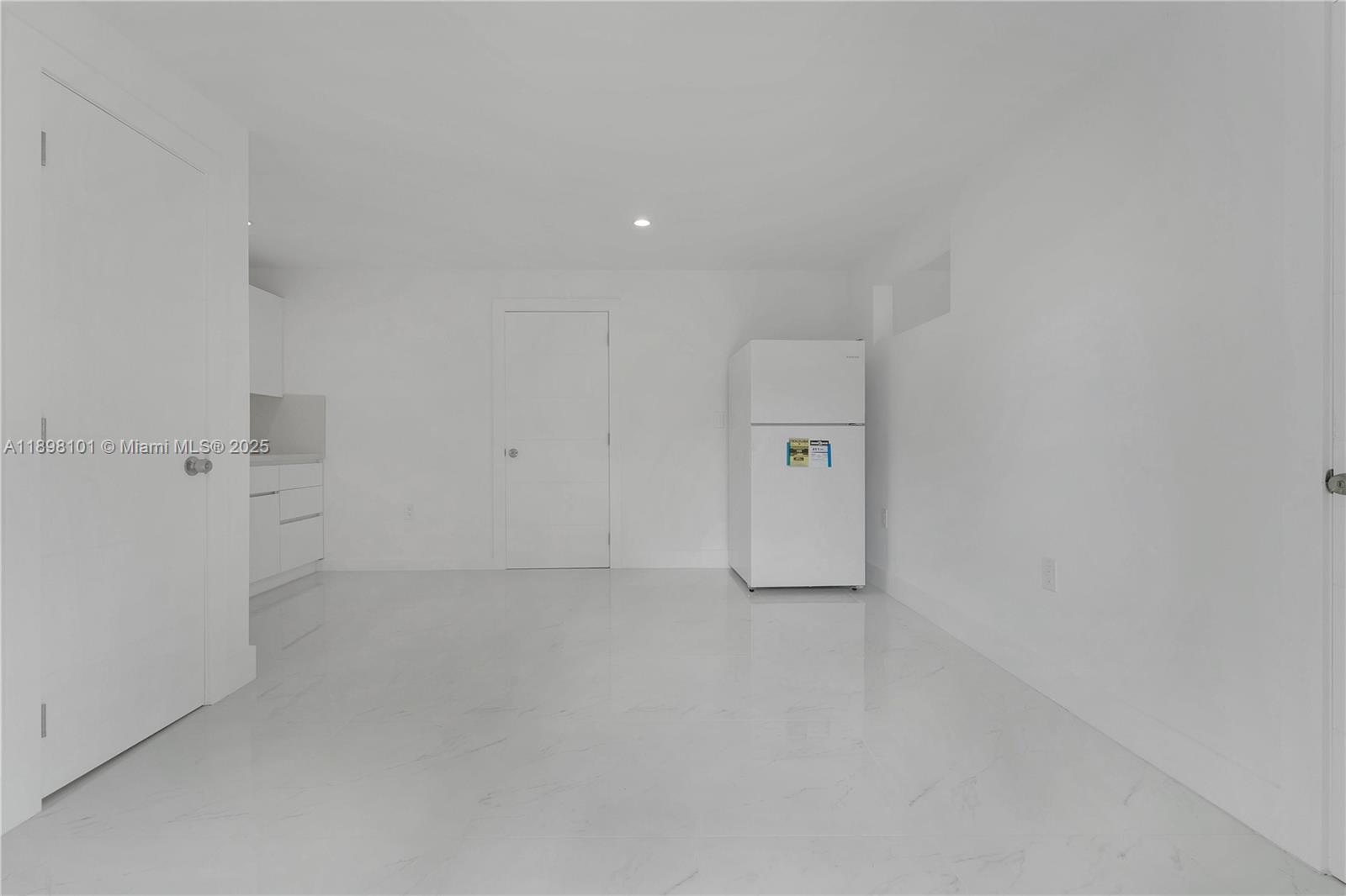 Ver detalles / 2047 sq. ft. $ 2025-10-17 0 foto