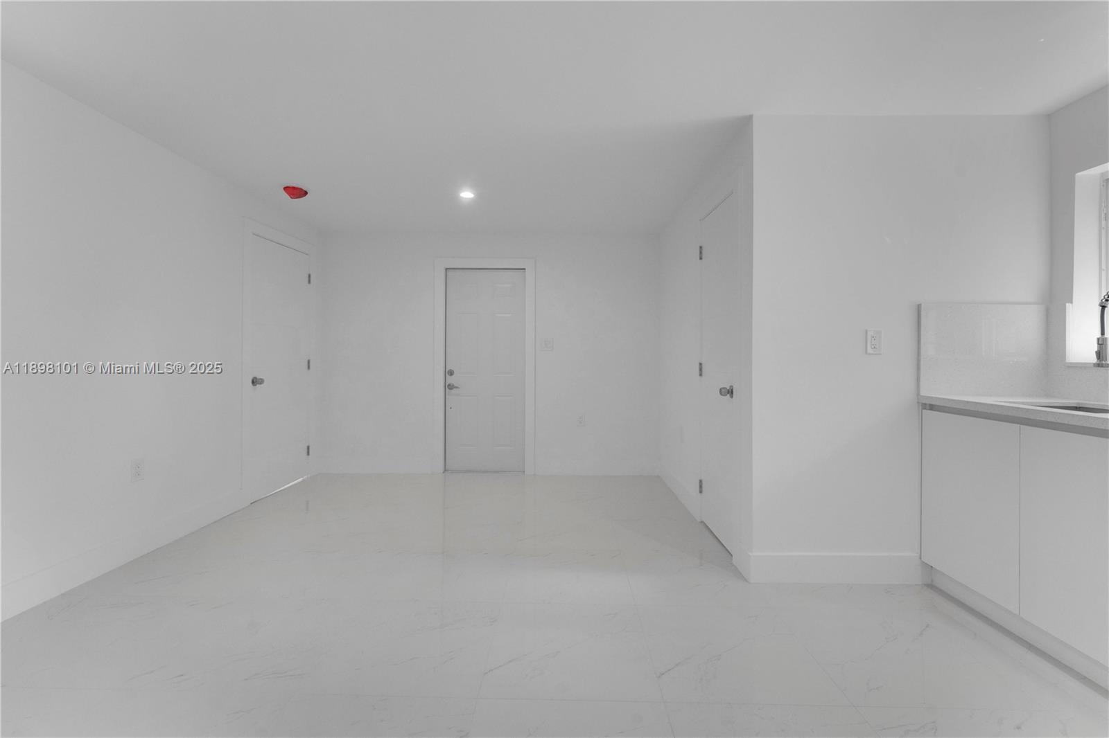 Ver detalles / 2047 sq. ft. $ 2025-10-17 0 foto