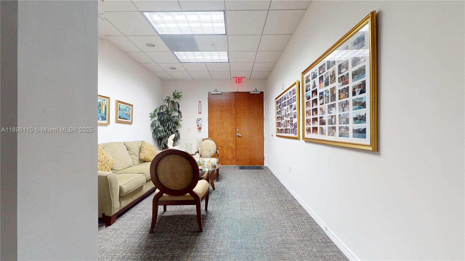 See details 201 / sq. ft. $ 2025-10-17 0 Photo