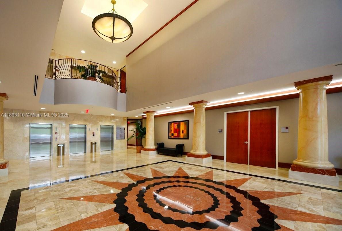 See details 201 / sq. ft. $ 2025-10-17 0 Photo