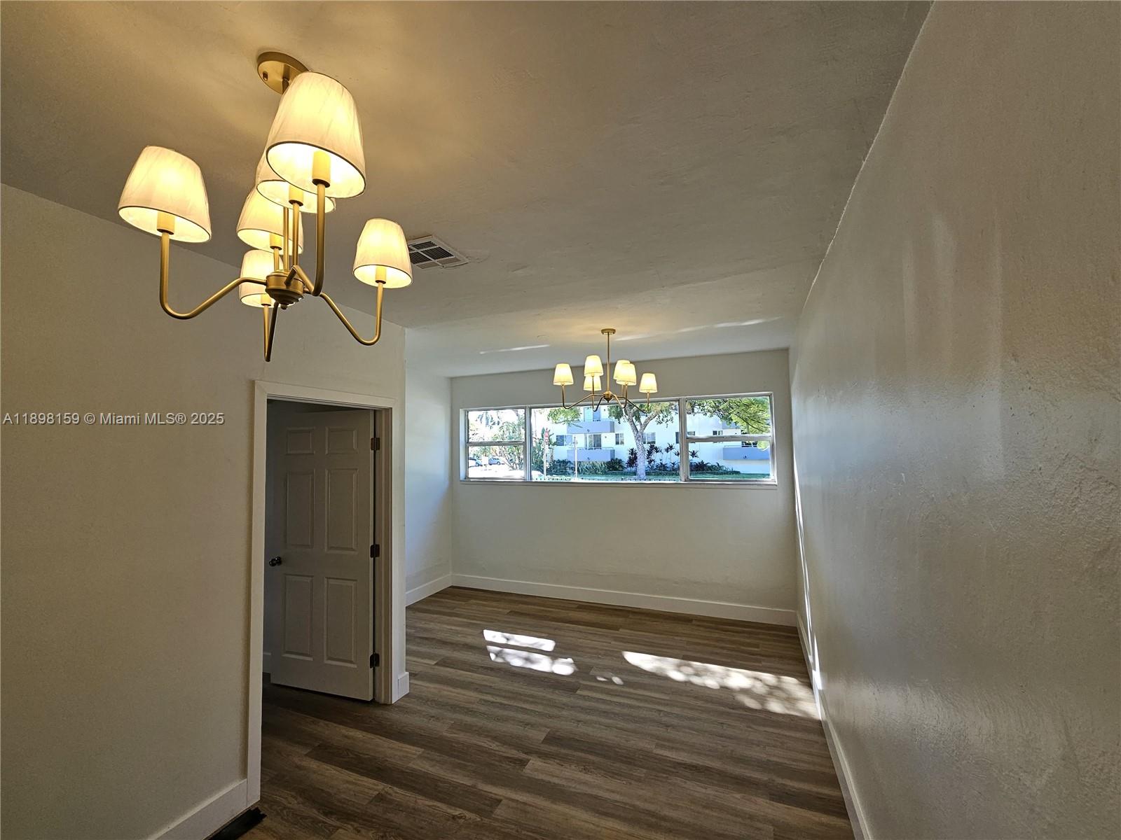   /   sq. ft. $ 2025-10-17 0 Photo