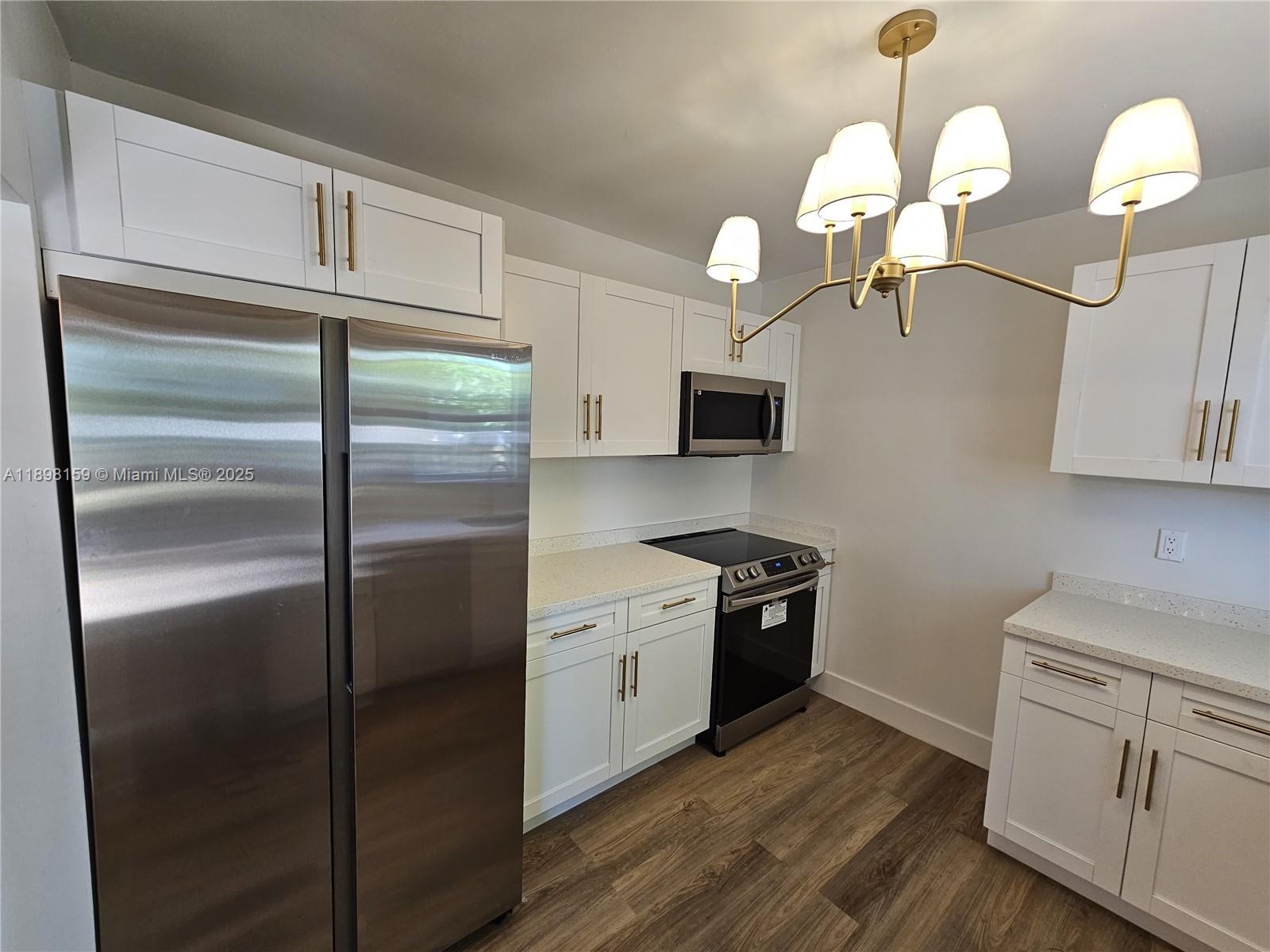   /   sq. ft. $ 2025-10-17 0 Photo