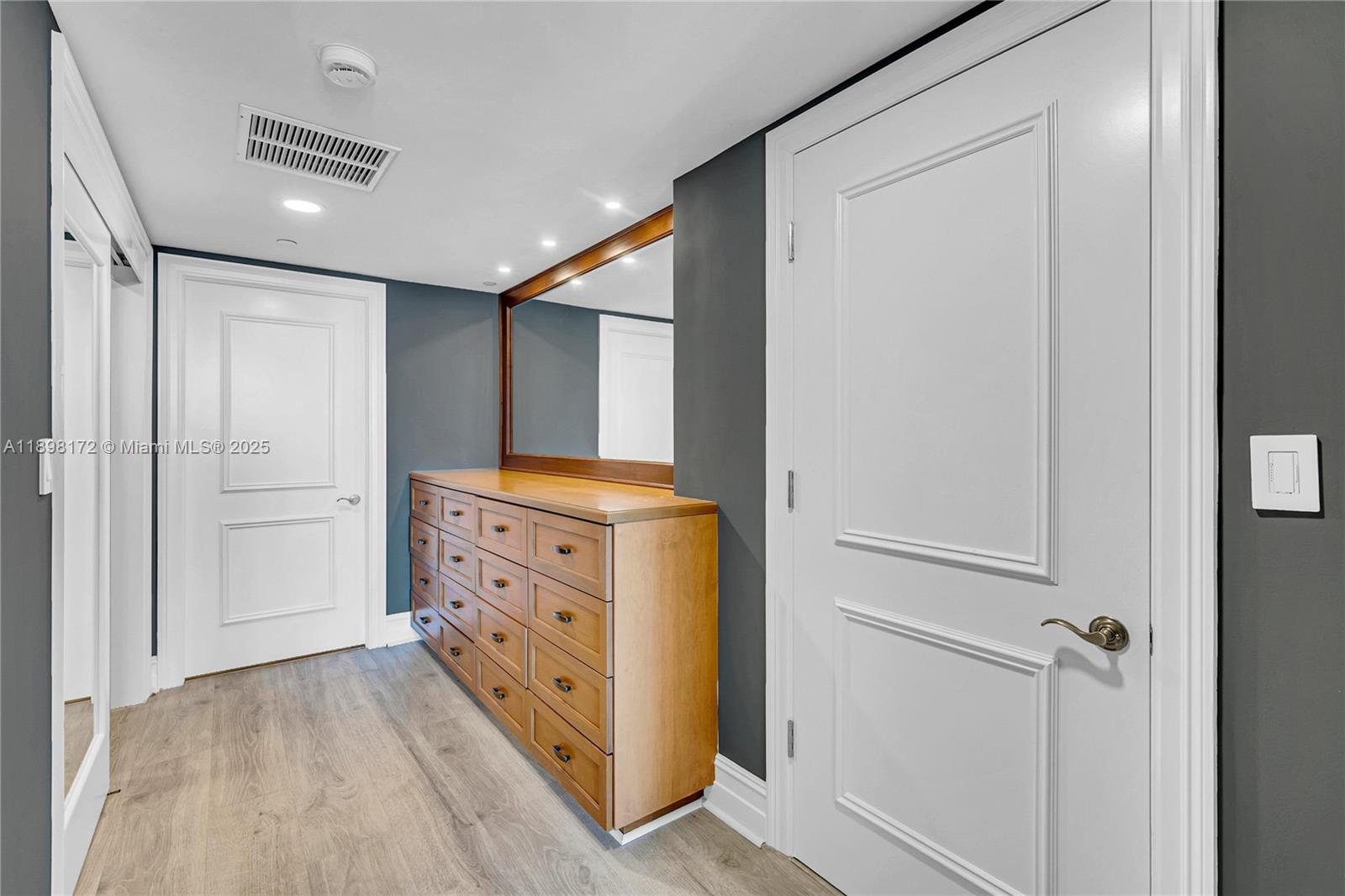 Photo of 20201 Country Club Dr  #1907, Aventura, Florida, 33180 -