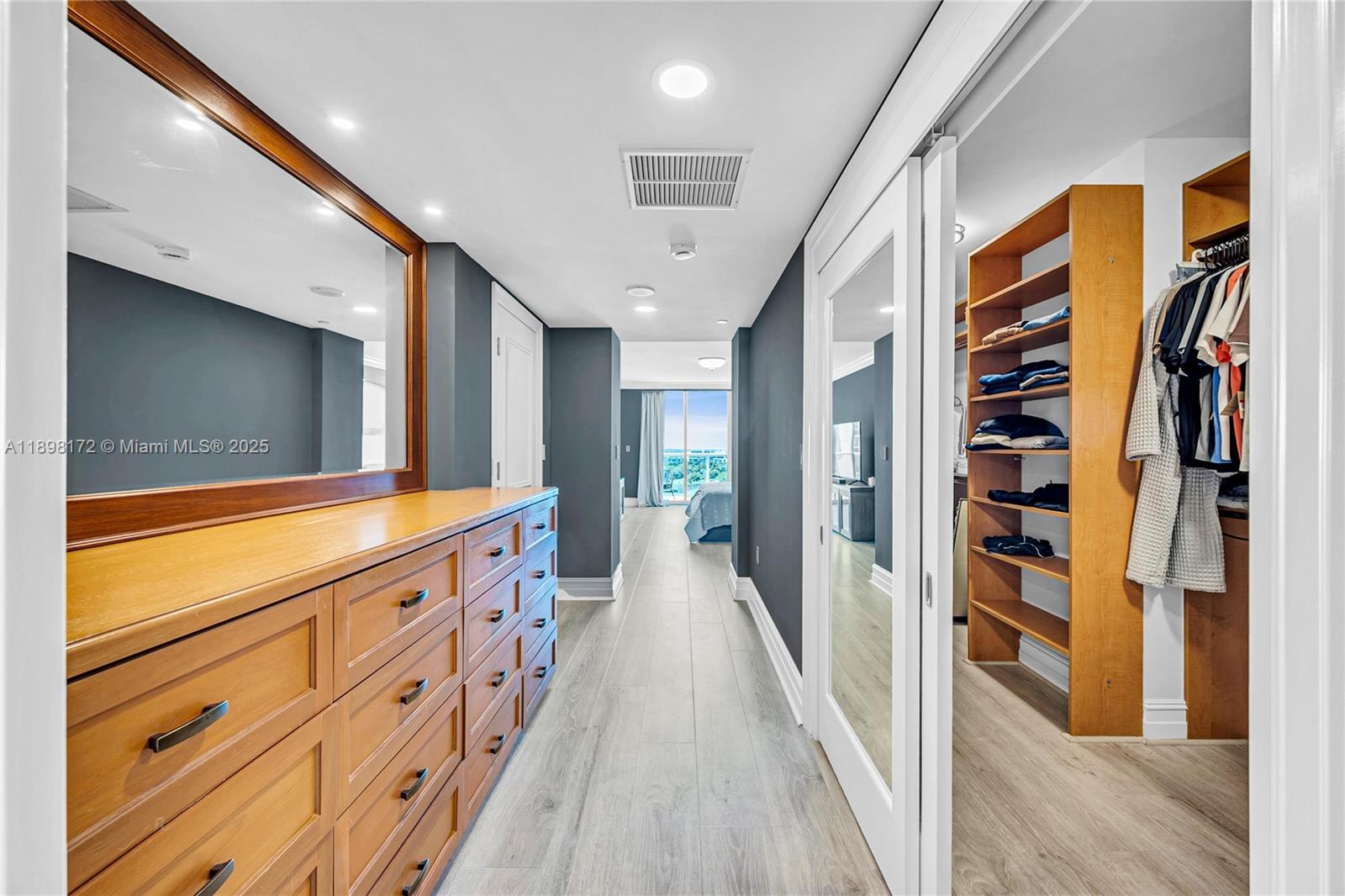 Photo of 20201 Country Club Dr  #1907, Aventura, Florida, 33180 -