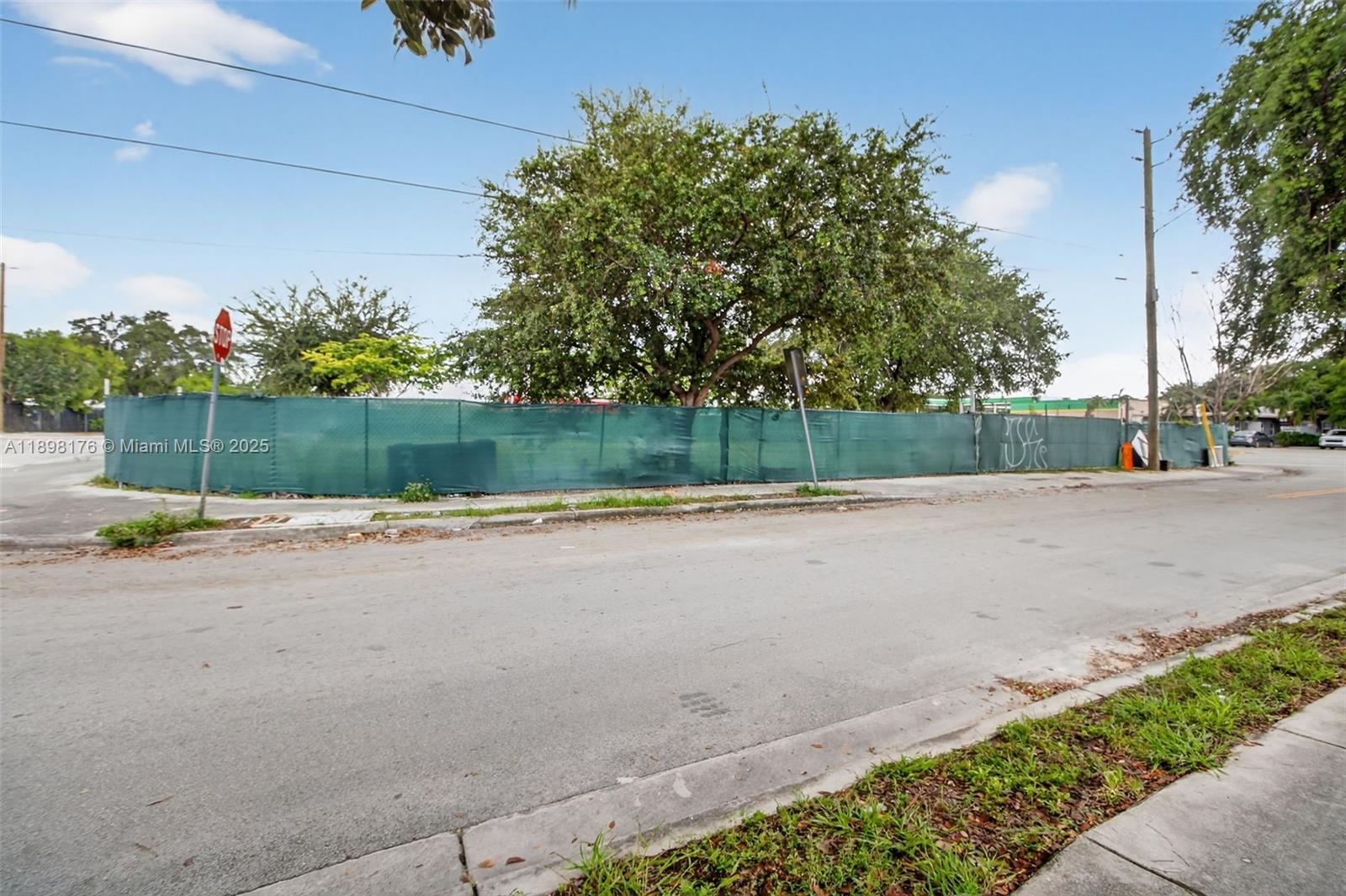 See details / sq. ft. $ 2025-10-17 0 Photo