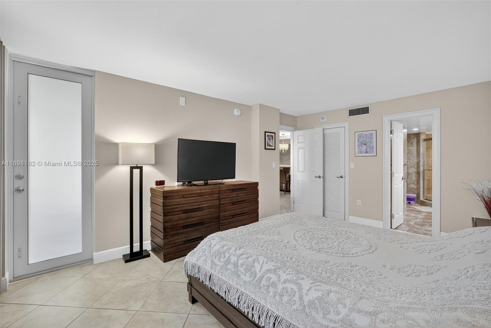 Photo of 1833 Ocean Dr  #1004, Hallandale Beach, Florida, 33009 - 