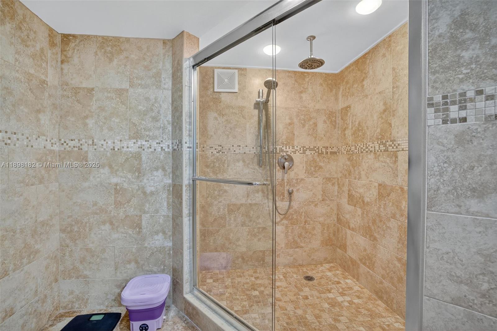 Photo of 1833 Ocean Dr  #1004, Hallandale Beach, Florida, 33009 - 