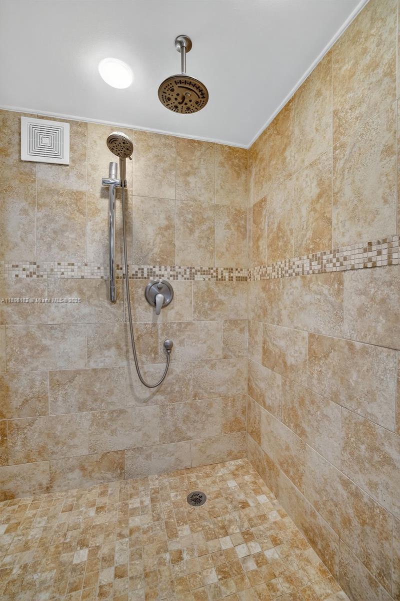 Photo of 1833 Ocean Dr  #1004, Hallandale Beach, Florida, 33009 - 