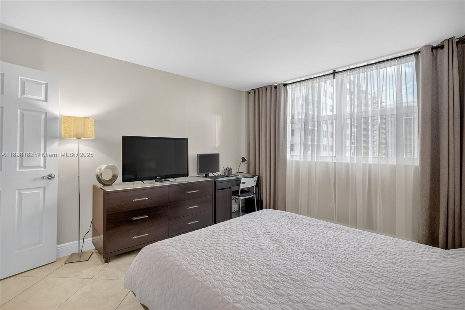 Photo of 1833 Ocean Dr  #1004, Hallandale Beach, Florida, 33009 - 