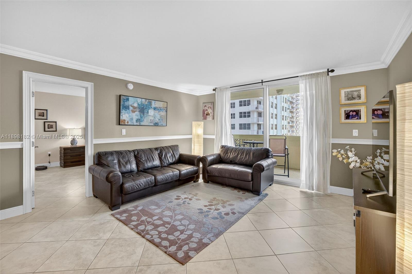 Photo of 1833 Ocean Dr #1004, Hallandale Beach, Florida, 33009 -
