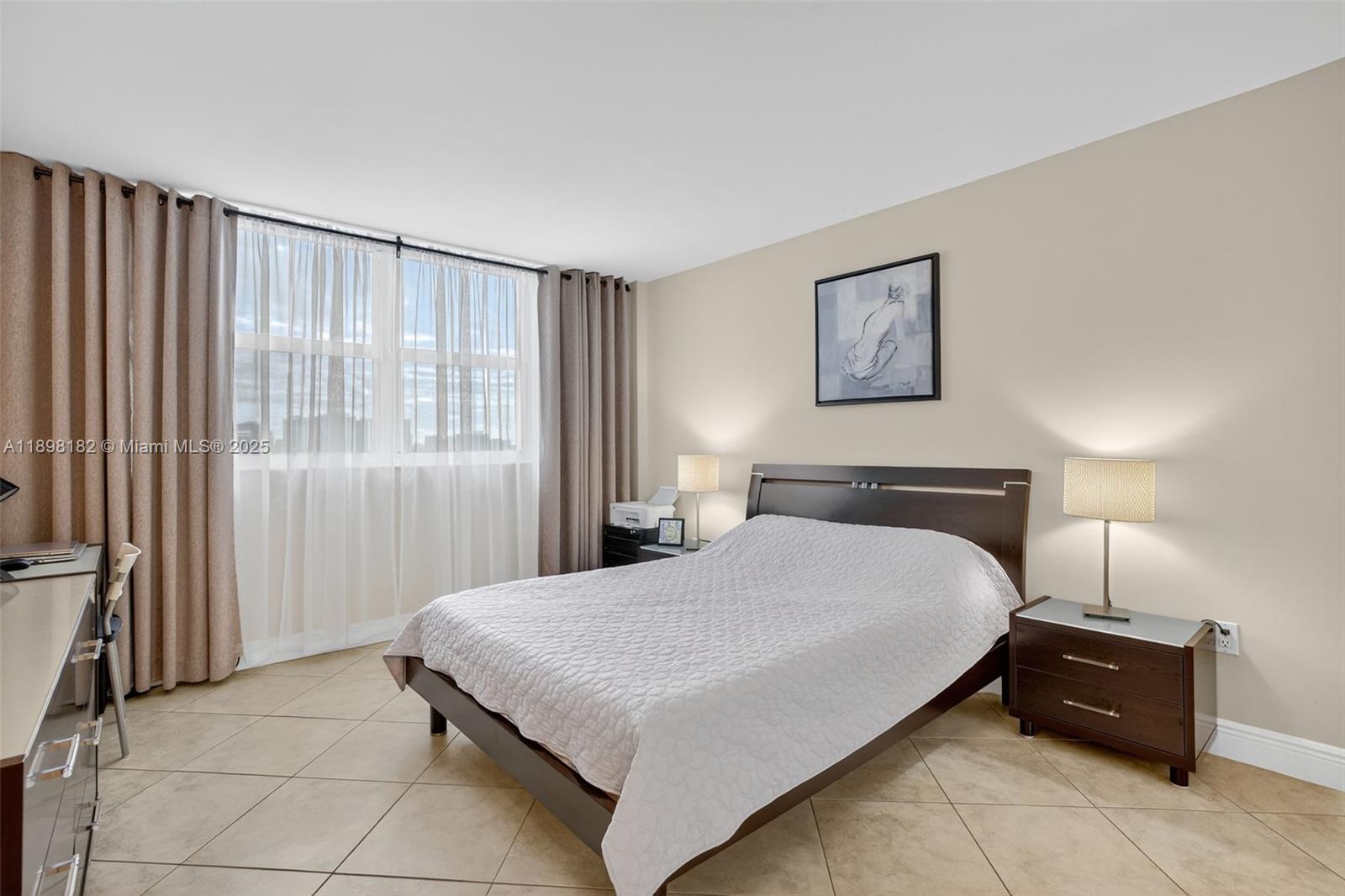 Photo of 1833 Ocean Dr #1004, Hallandale Beach, Florida, 33009 -