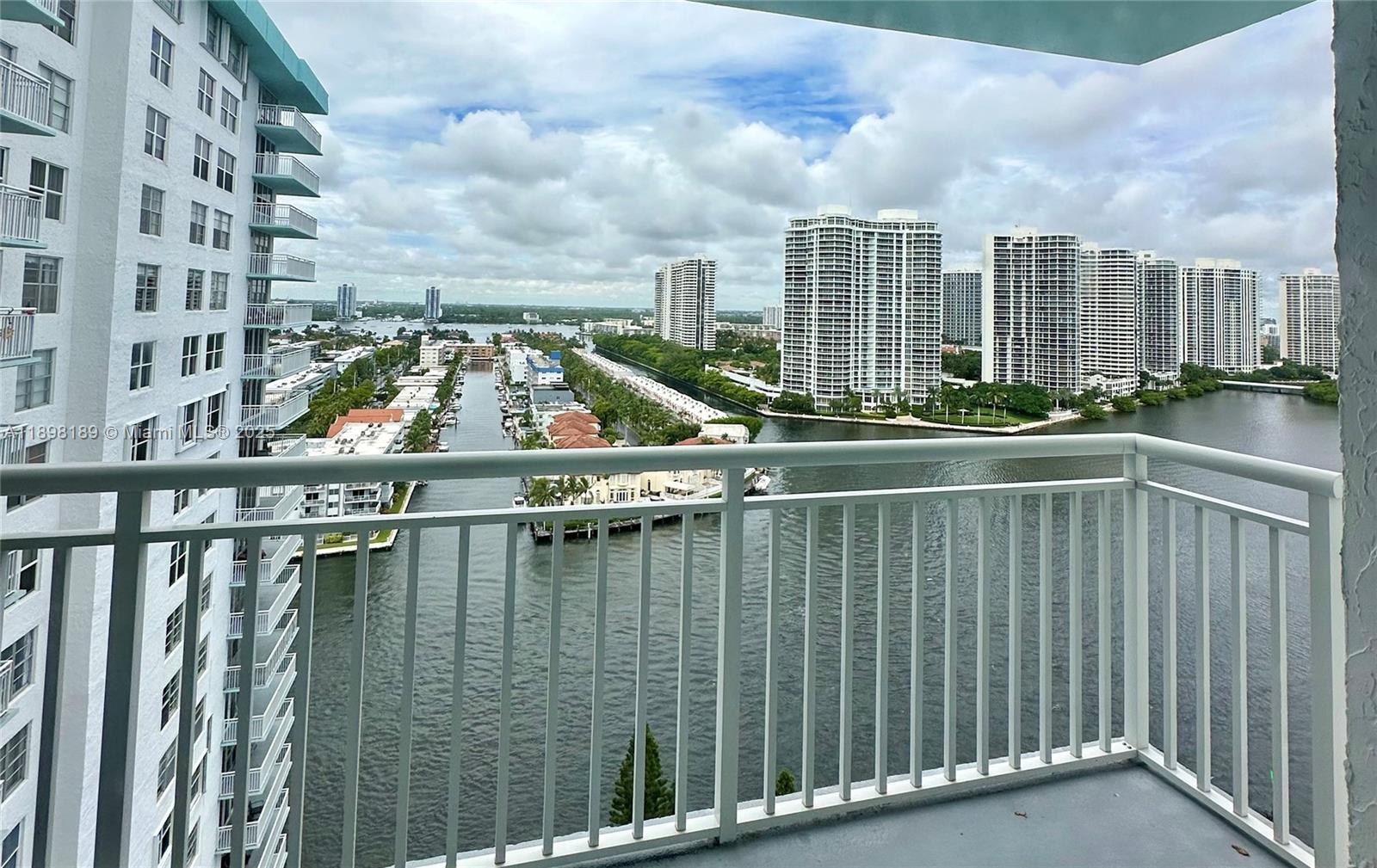 2020 2 / 2 1488 sq. ft. $ 2025-10-23 0 Photo