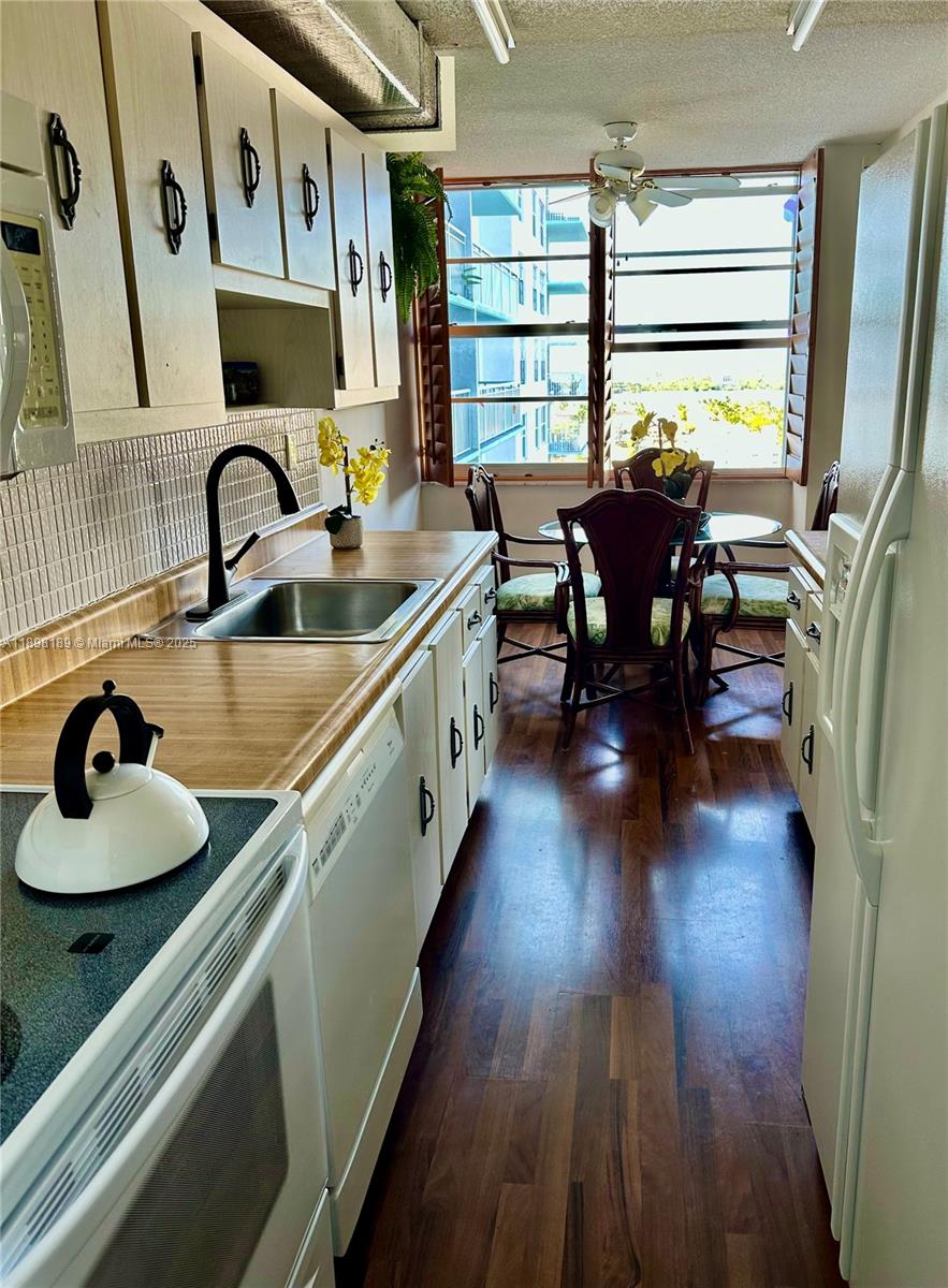 2020 2 / 2 1488 sq. ft. $ 2025-10-23 0 Photo