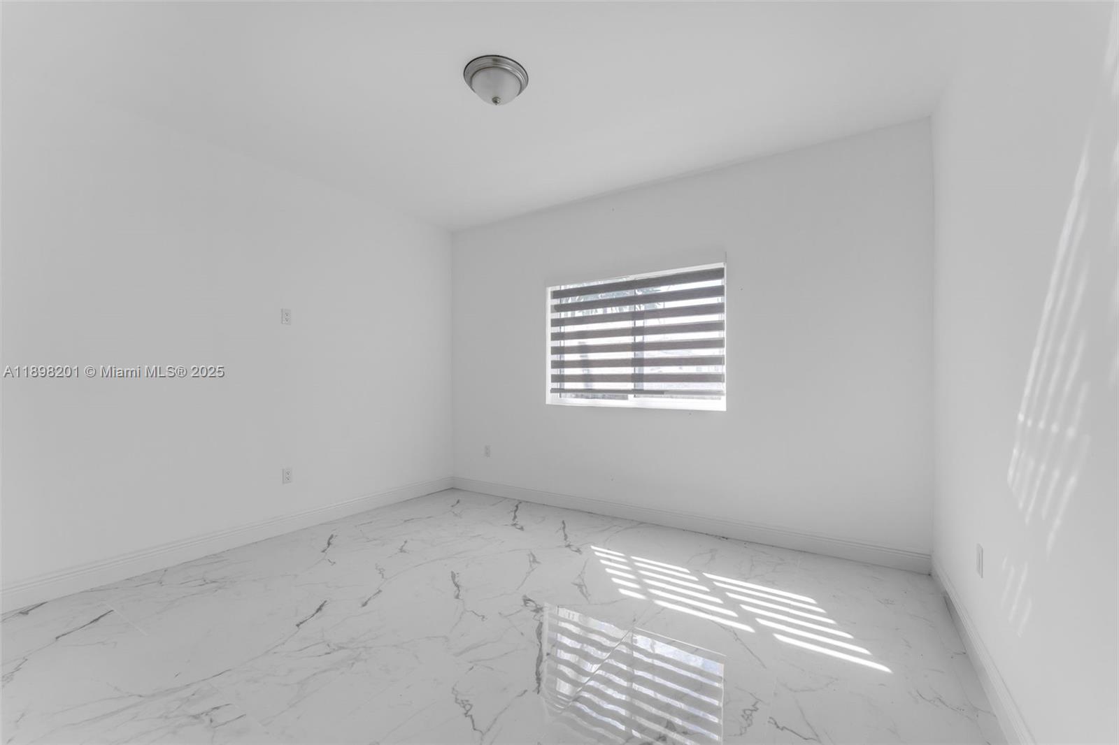   /  1057 sq. ft. $ 2025-10-17 0 Photo