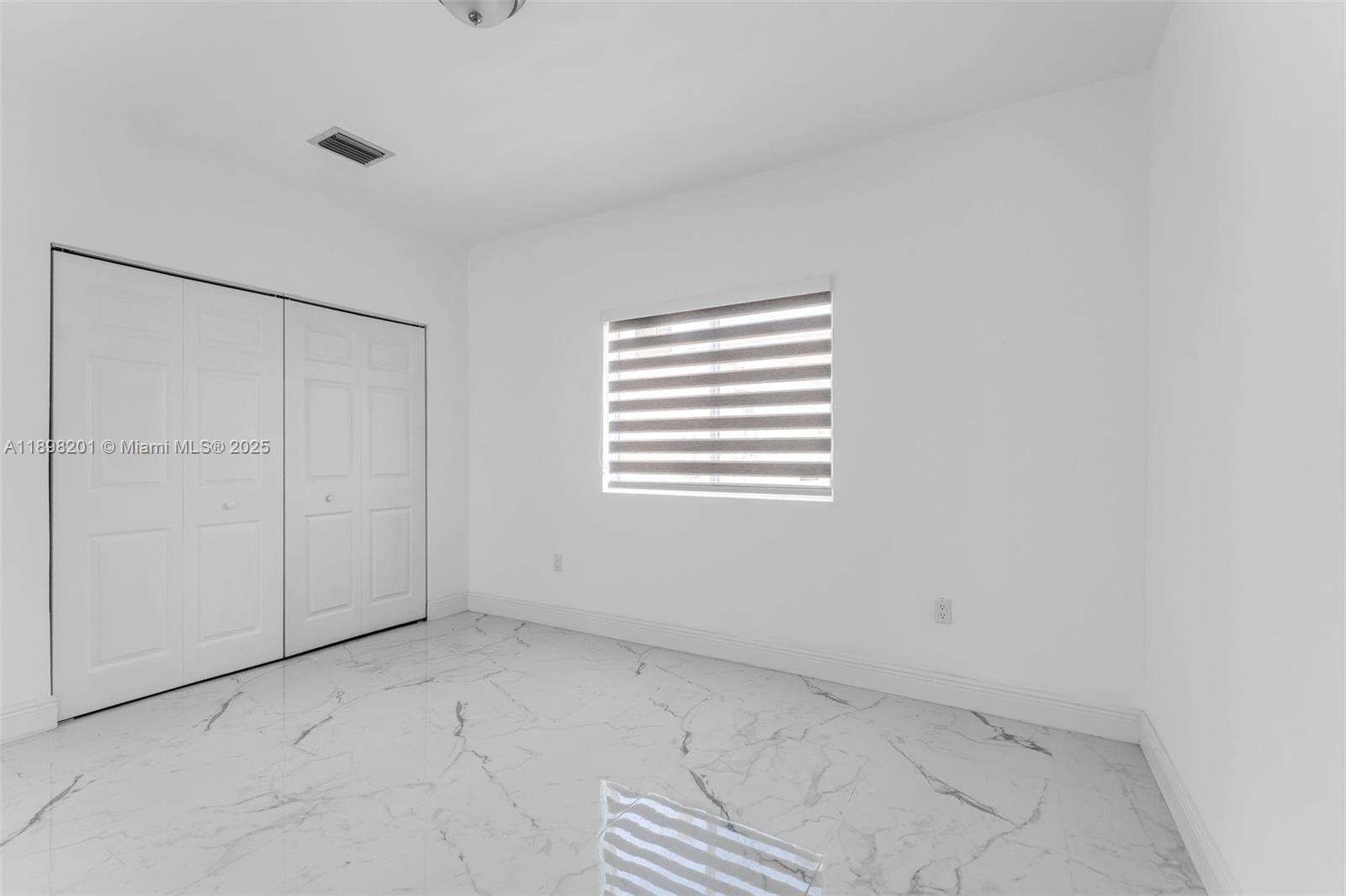   /  1057 sq. ft. $ 2025-10-17 0 Photo