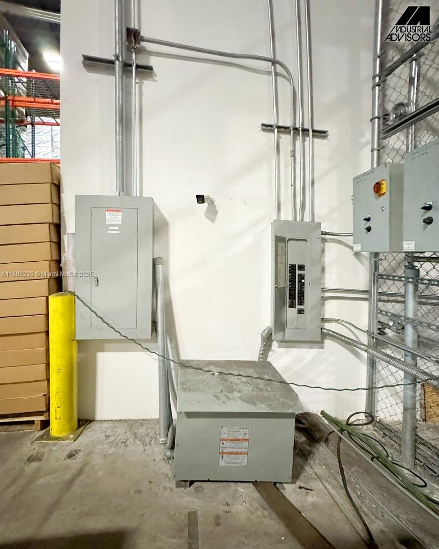   /   sq. ft. $ 2025-10-17 0 Photo