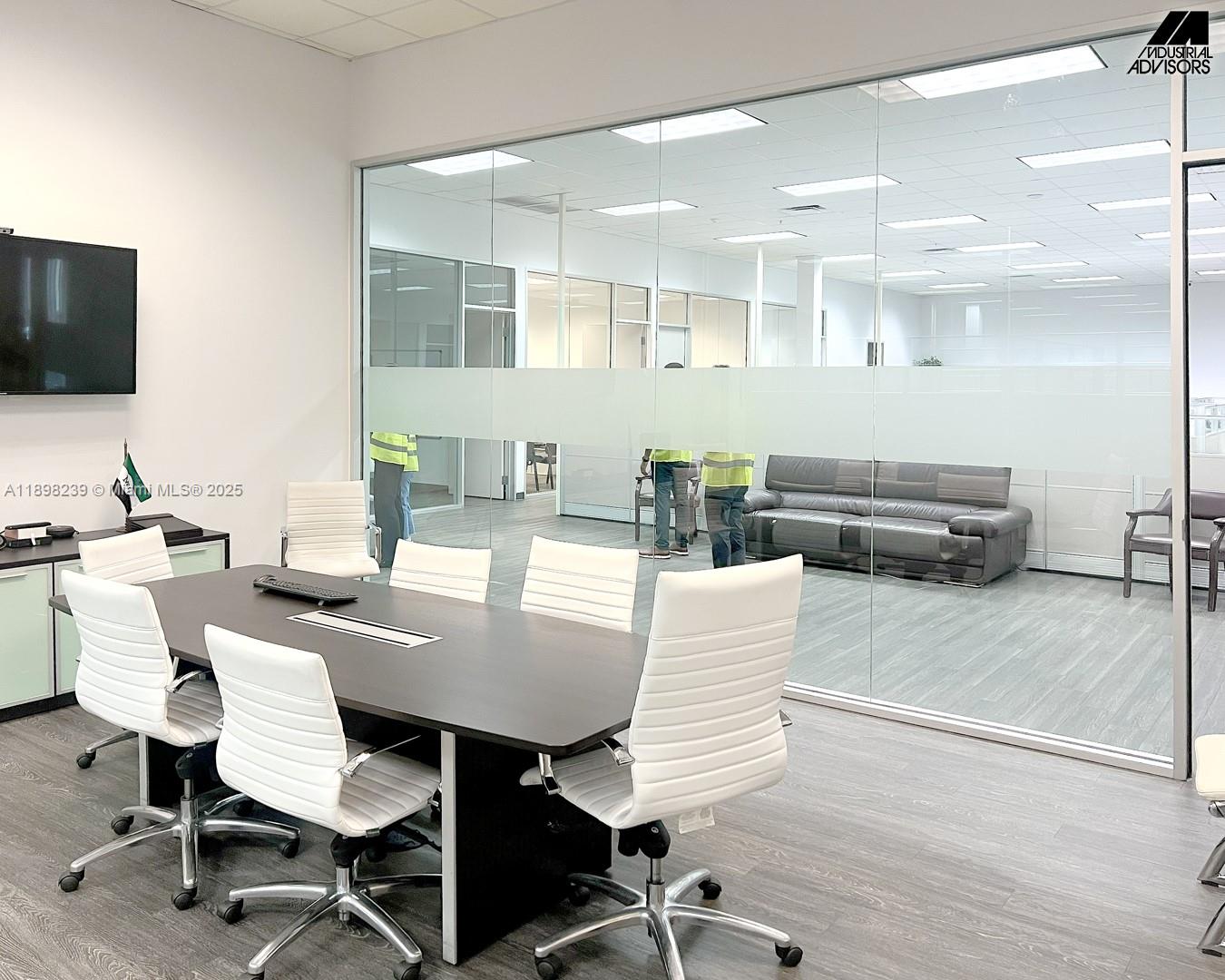   /   sq. ft. $ 2025-10-17 0 Photo