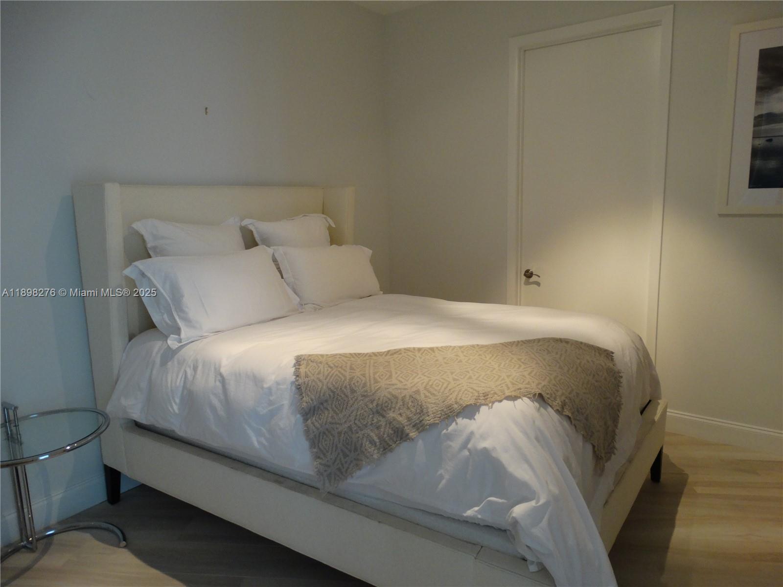 See details 3907 3 / 3 2106 sq. ft. $ 2025-10-17 0 Photo