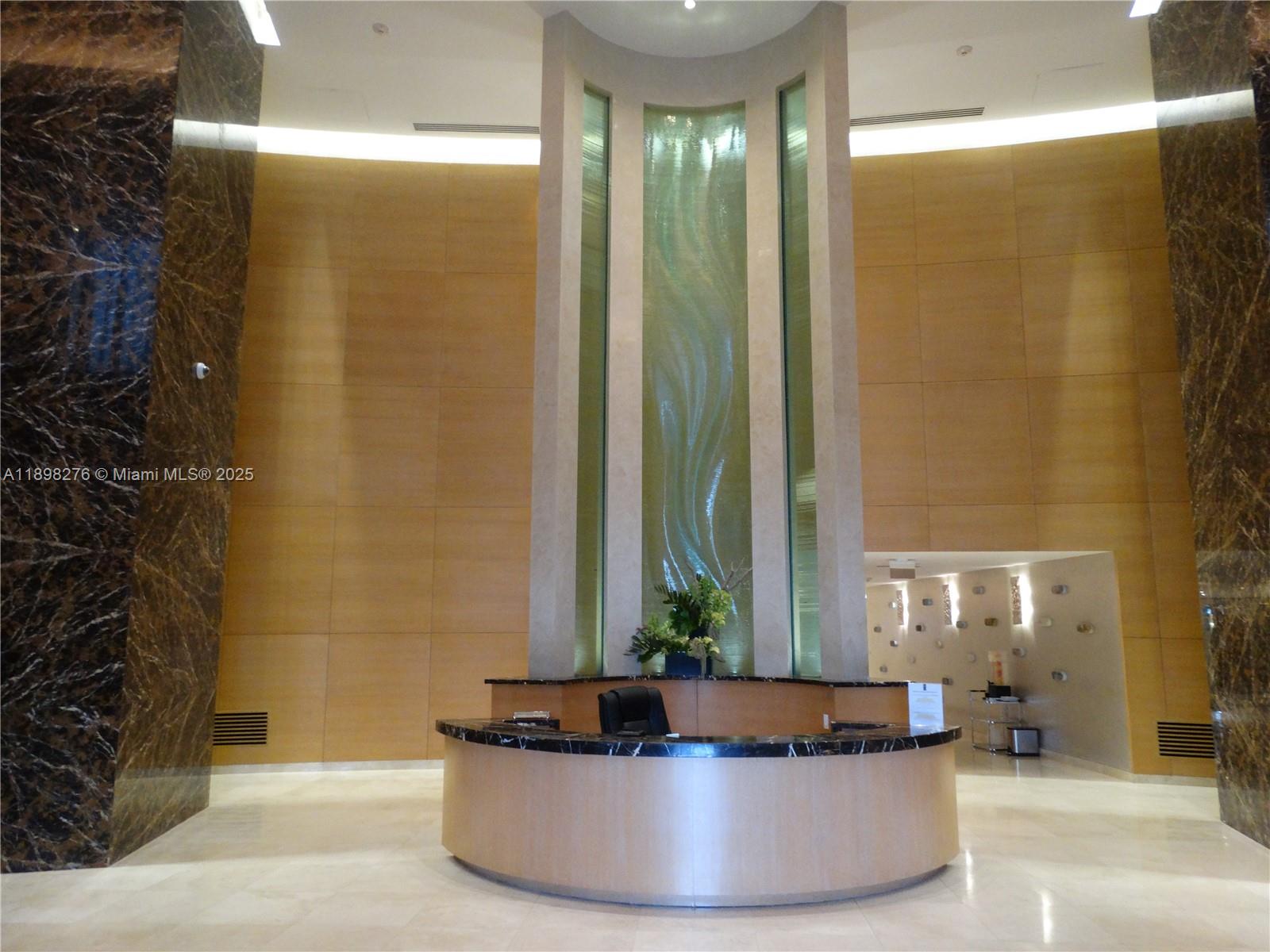 See details 3907 3 / 3 2106 sq. ft. $ 2025-10-17 0 Photo