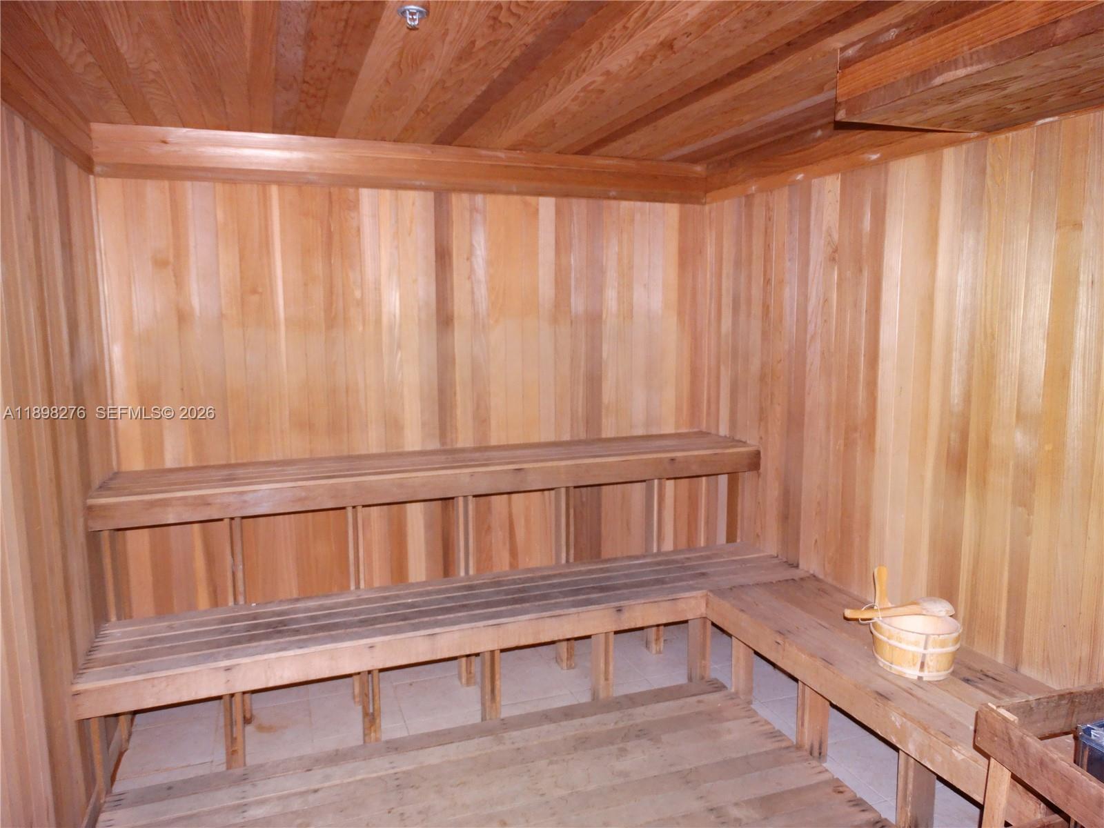 Подробнее 3907 3 / 3 2106 кв.футов $ 2025-10-17 0 Фото