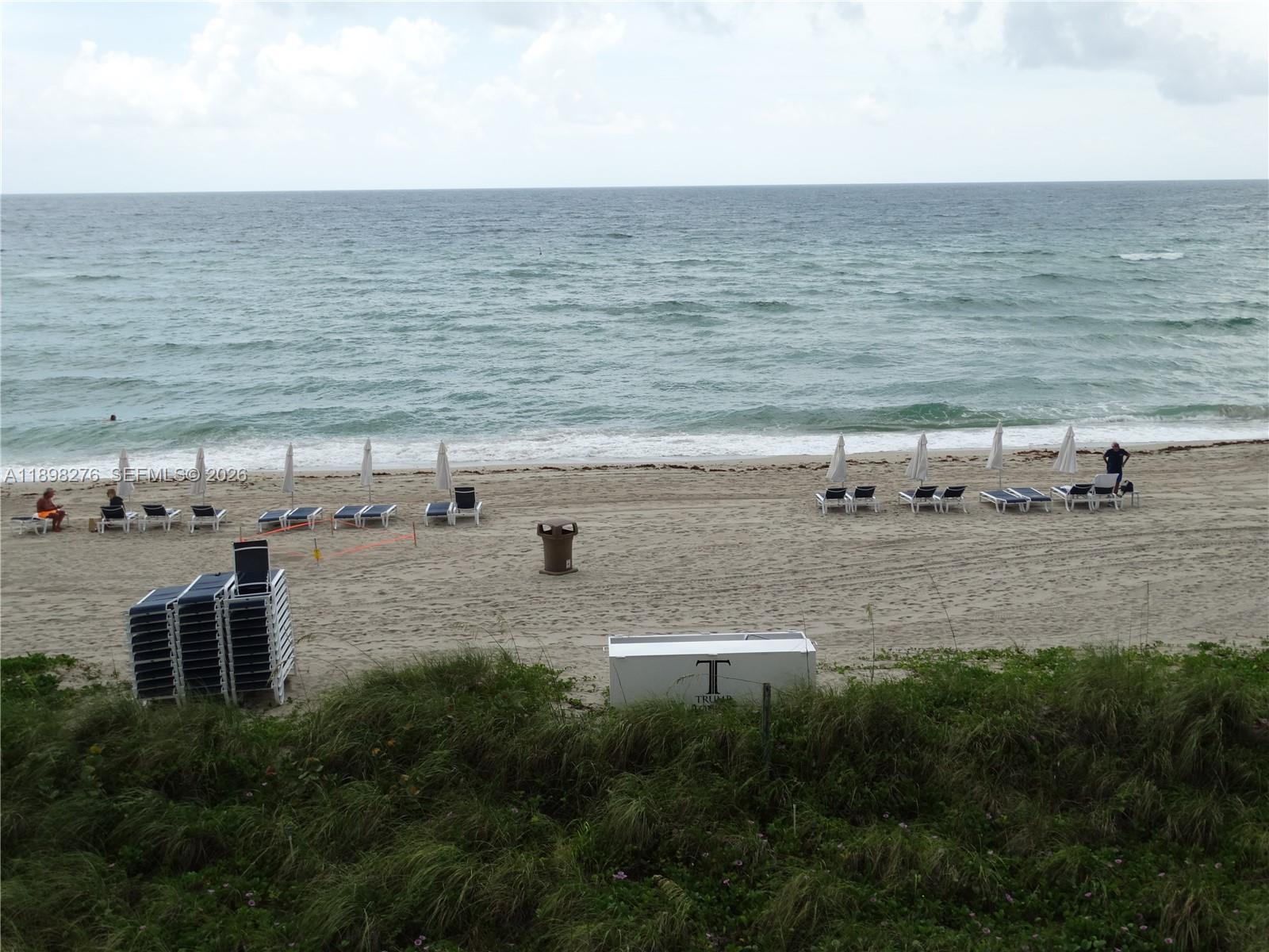 Подробнее 3907 3 / 3 2106 кв.футов $ 2025-10-17 0 Фото