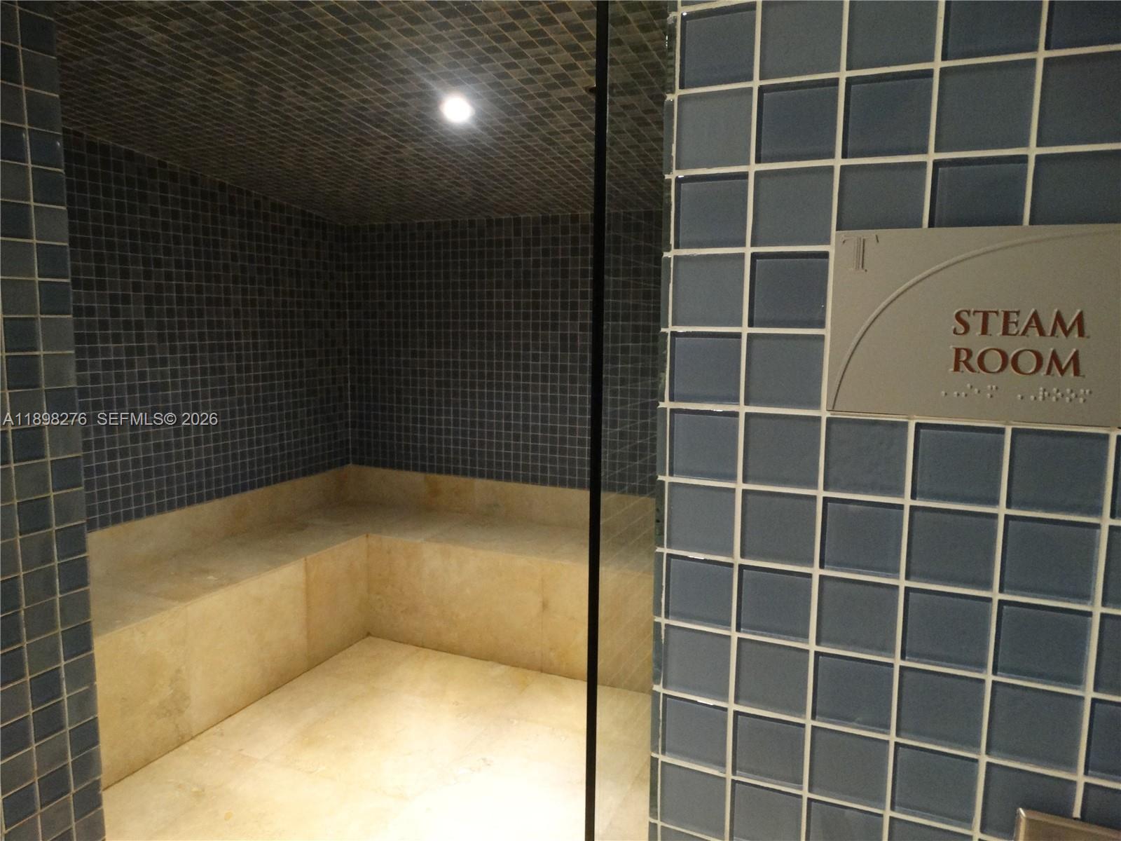 Подробнее 3907 3 / 3 2106 кв.футов $ 2025-10-17 0 Фото