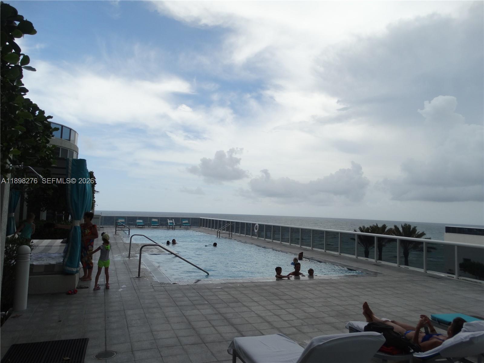 Подробнее 3907 3 / 3 2106 кв.футов $ 2025-10-17 0 Фото