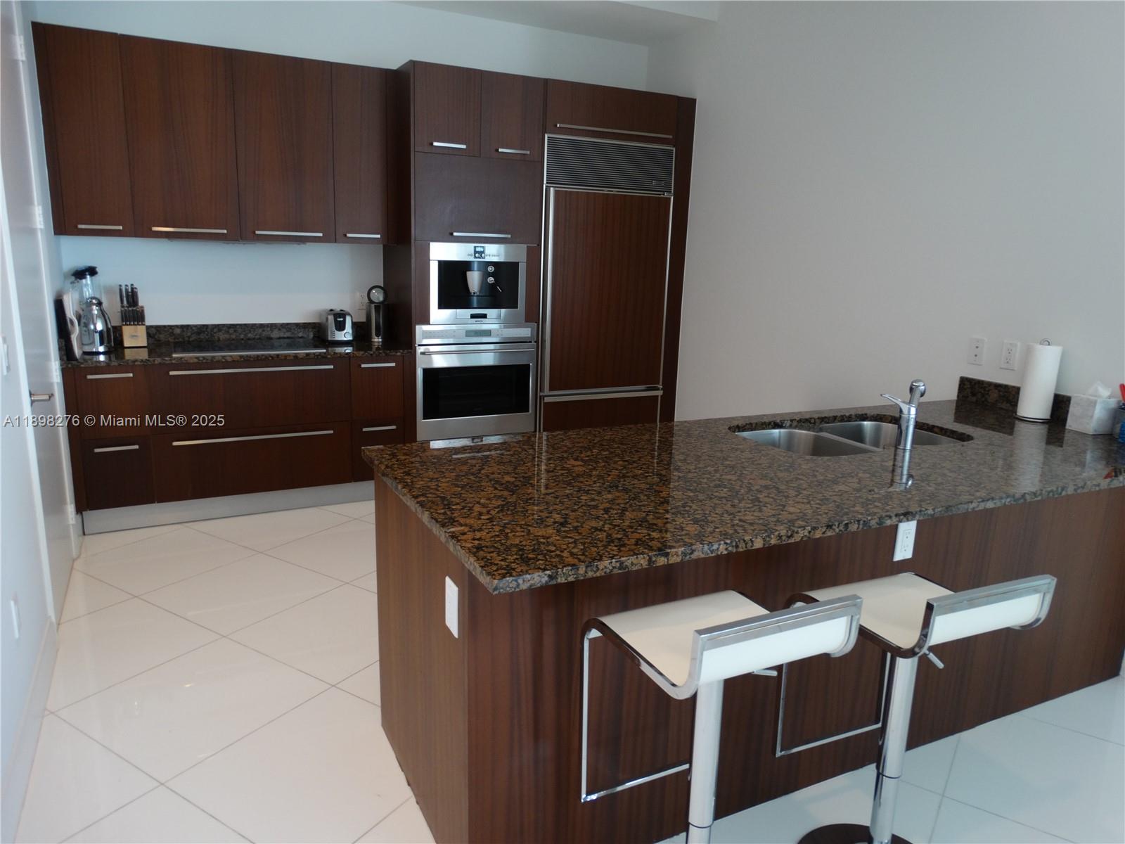 See details 3907 3 / 3 2106 sq. ft. $ 2025-10-17 0 Photo