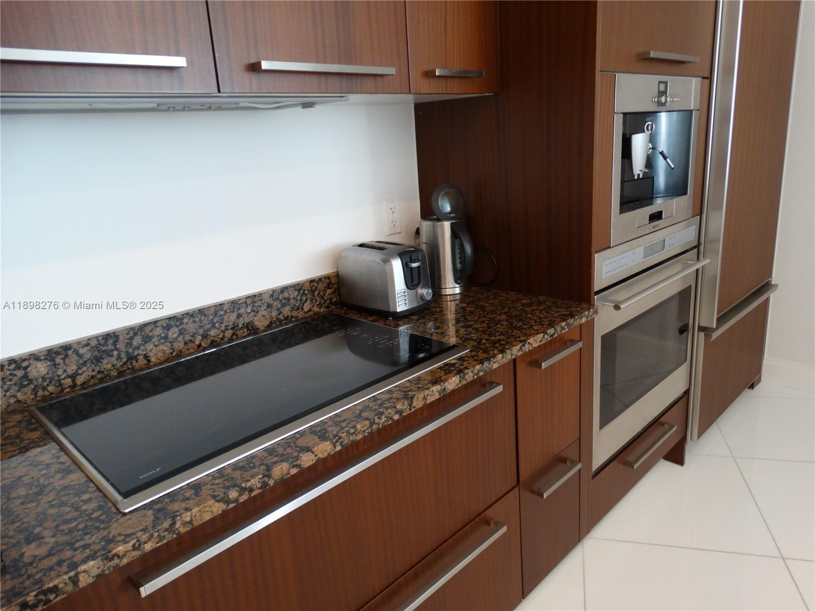 See details 3907 3 / 3 2106 sq. ft. $ 2025-10-17 0 Photo