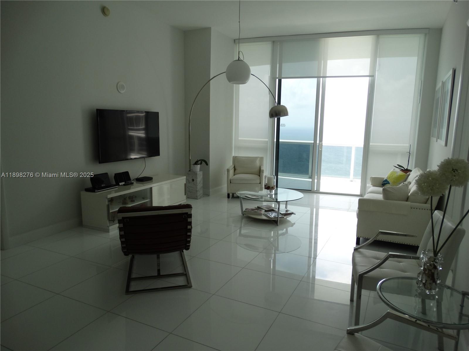 See details 3907 3 / 3 2106 sq. ft. $ 2025-10-17 0 Photo