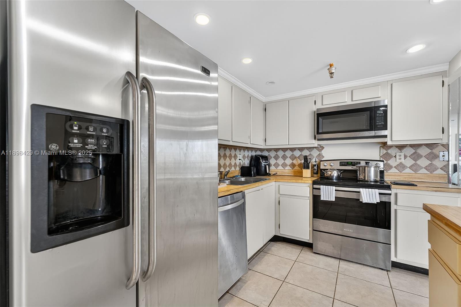 See details 1415 0 / 1 732 sq. ft. $ 2025-10-18 0 Photo