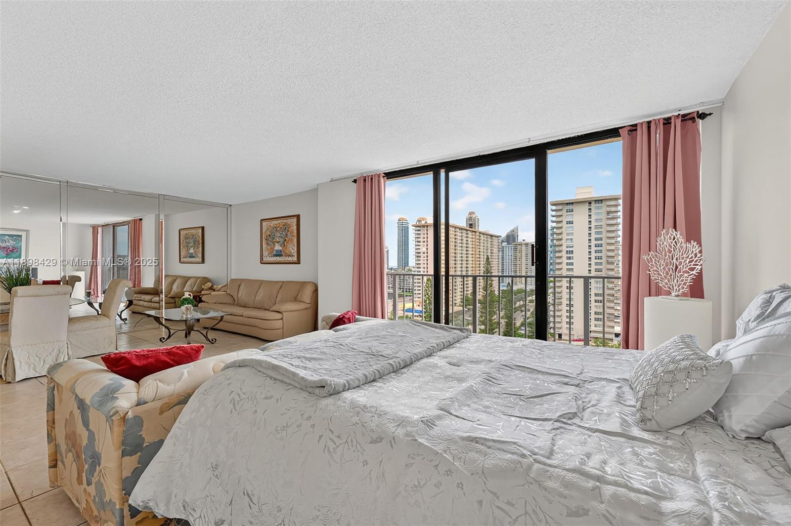 See details 1415 0 / 1 732 sq. ft. $ 2025-10-18 0 Photo