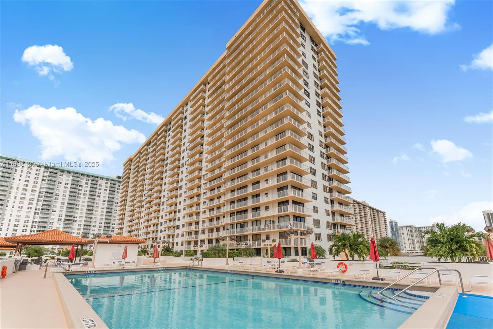 See details 1415 0 / 1 732 sq. ft. $ 2025-10-18 0 Photo