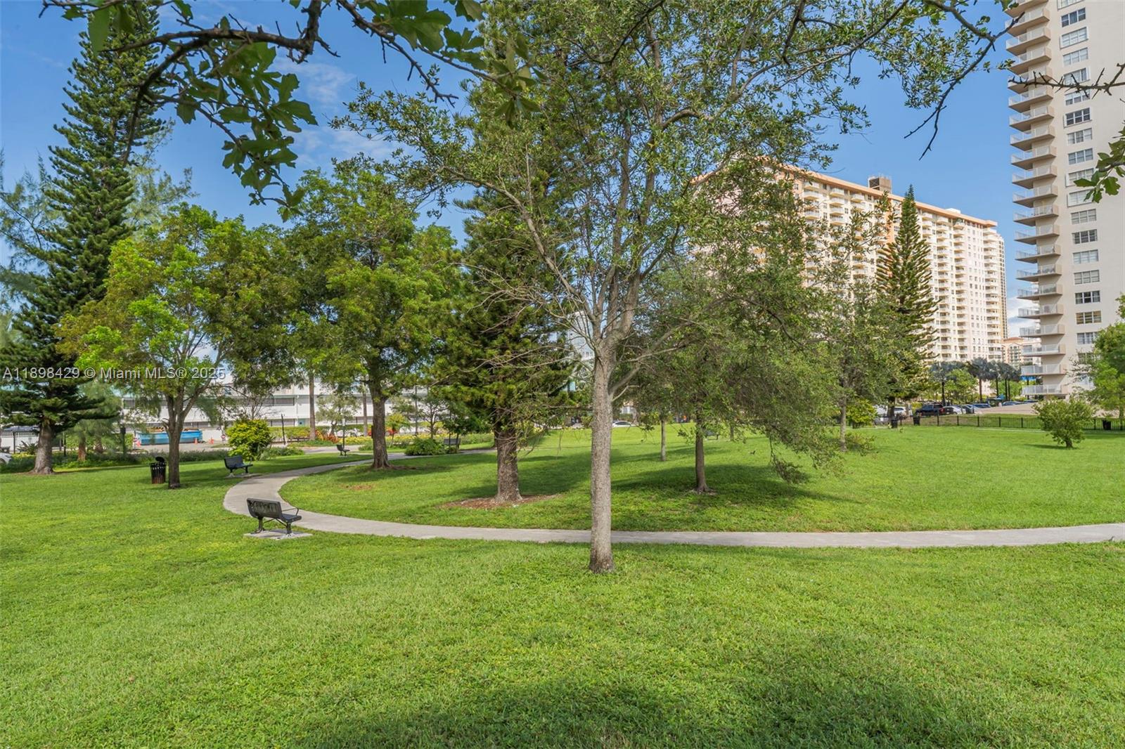 See details 1415 0 / 1 732 sq. ft. $ 2025-10-18 0 Photo