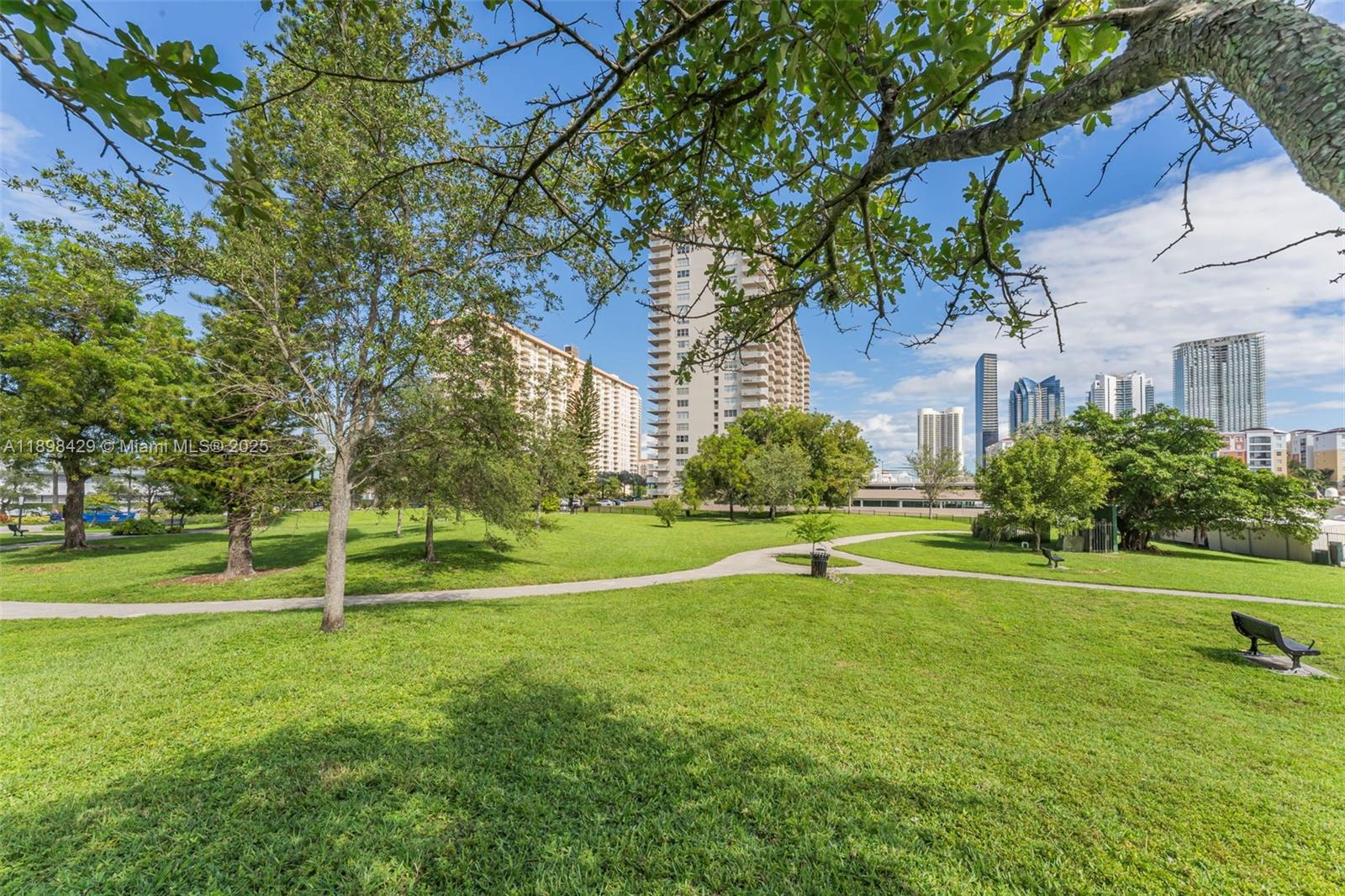 See details 1415 0 / 1 732 sq. ft. $ 2025-10-18 0 Photo