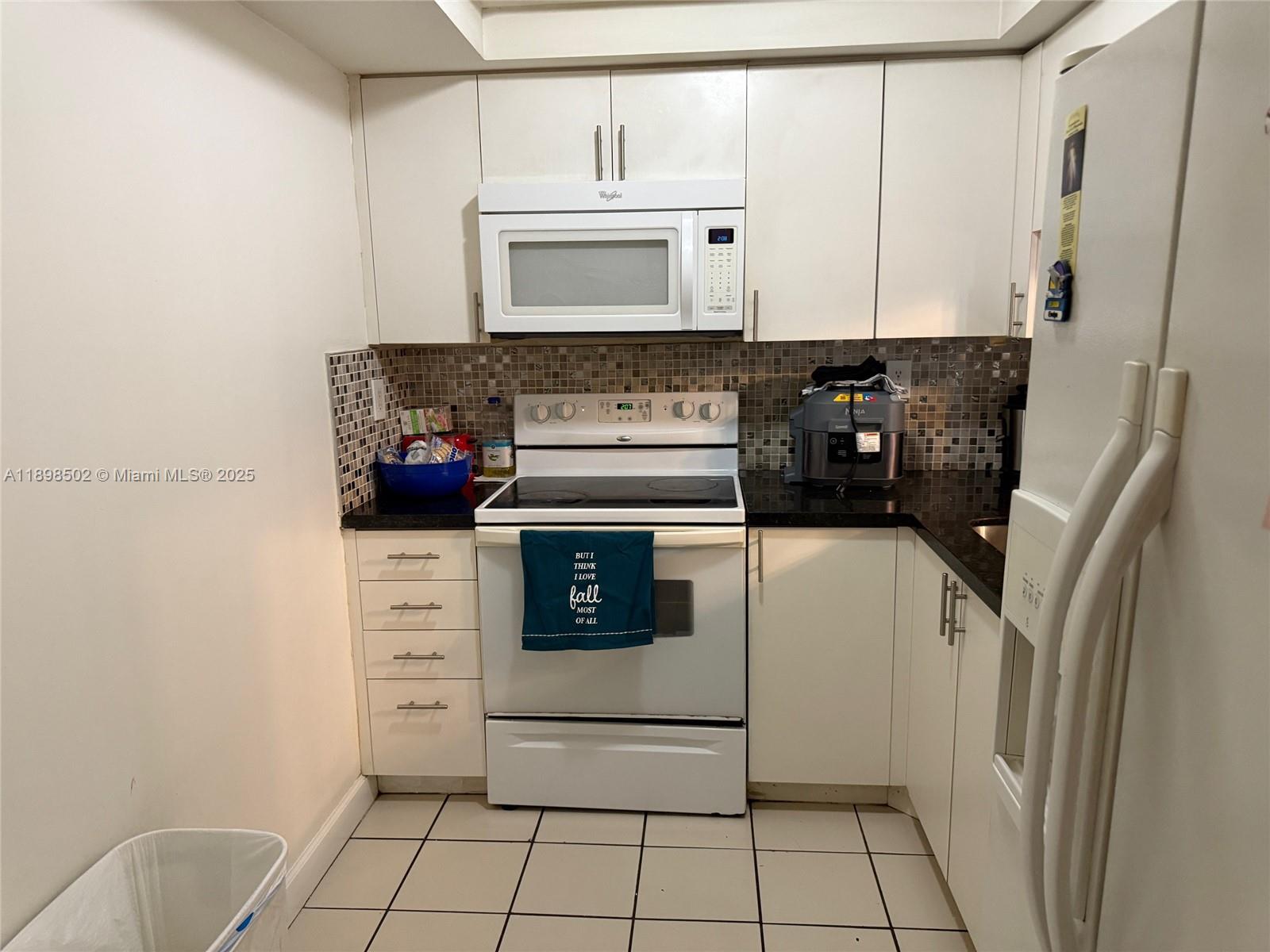 See details 418-2 2 / 2 898 sq. ft. $ 2025-10-18 0 Photo
