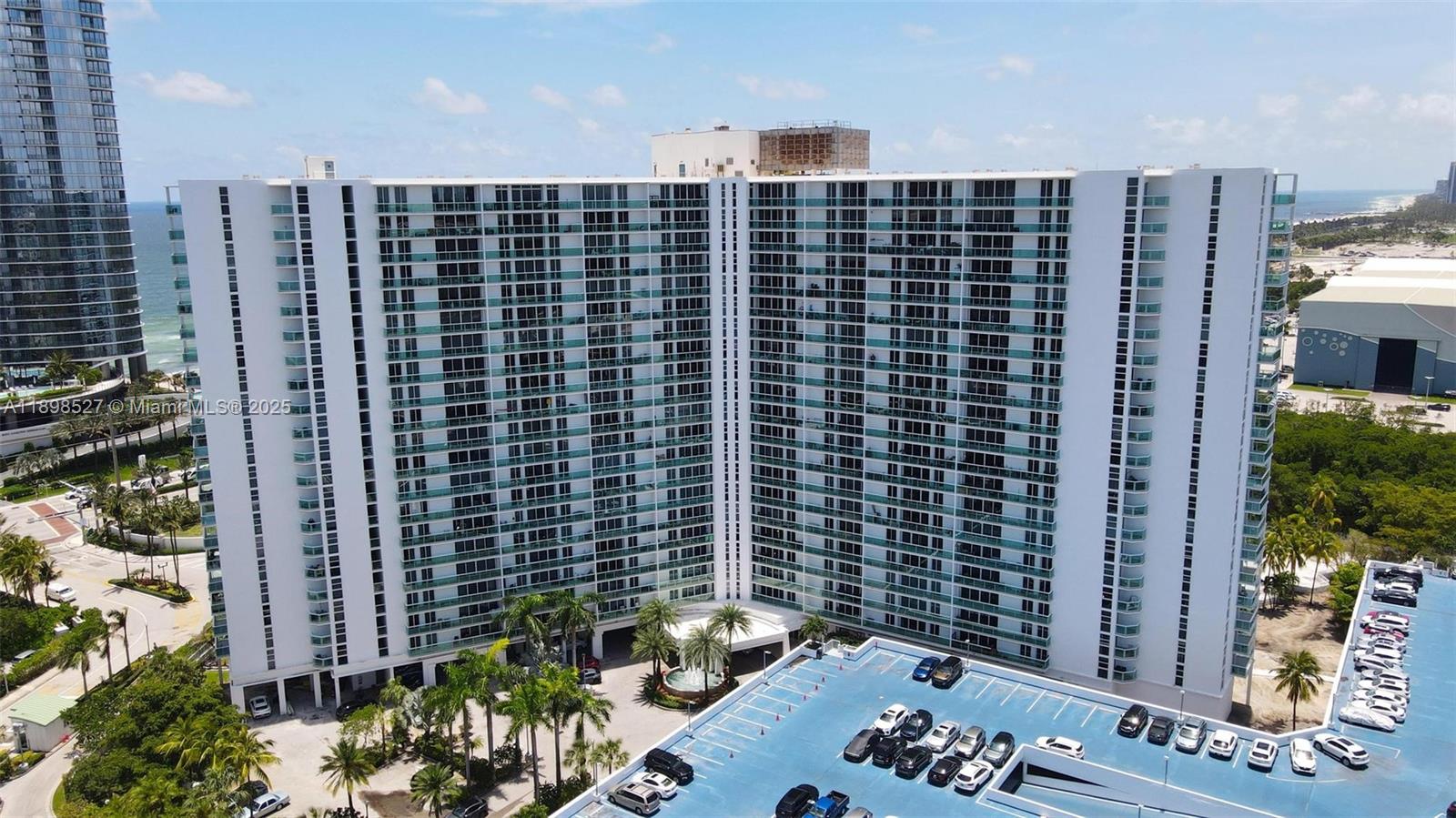 Ver detalles 308 2 / 2 1357 sq. ft. $ 2025-10-18 0 foto